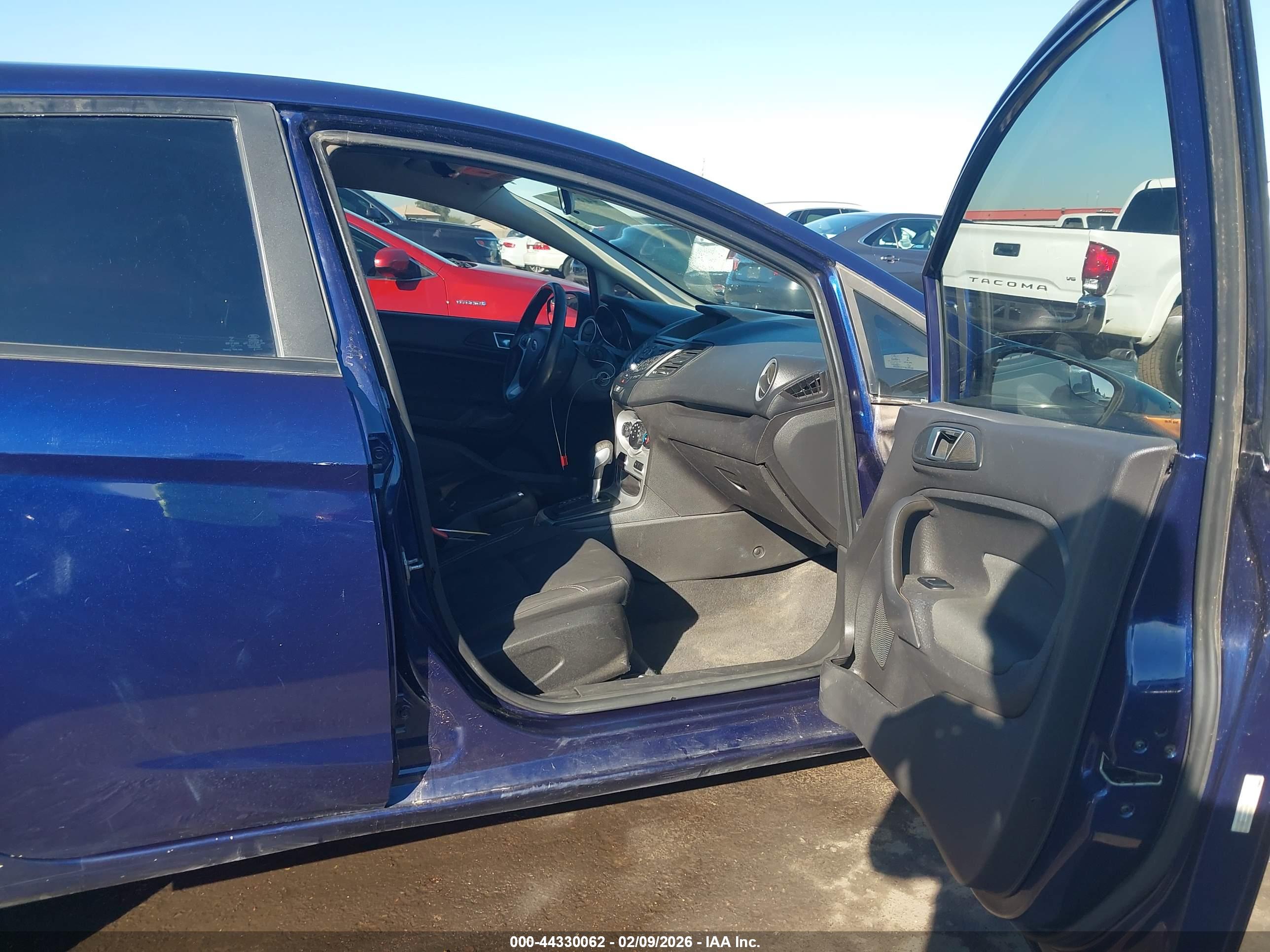 FORD FIESTA image 5