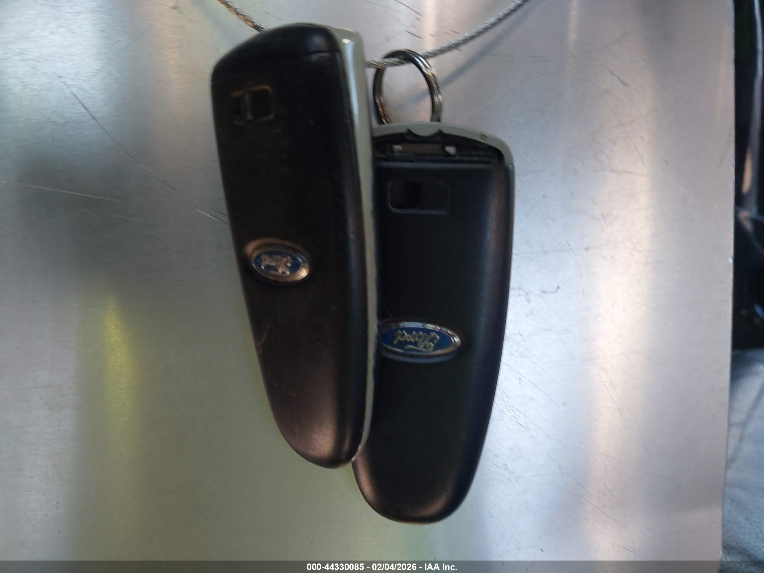 FORD ESCAPE image 11