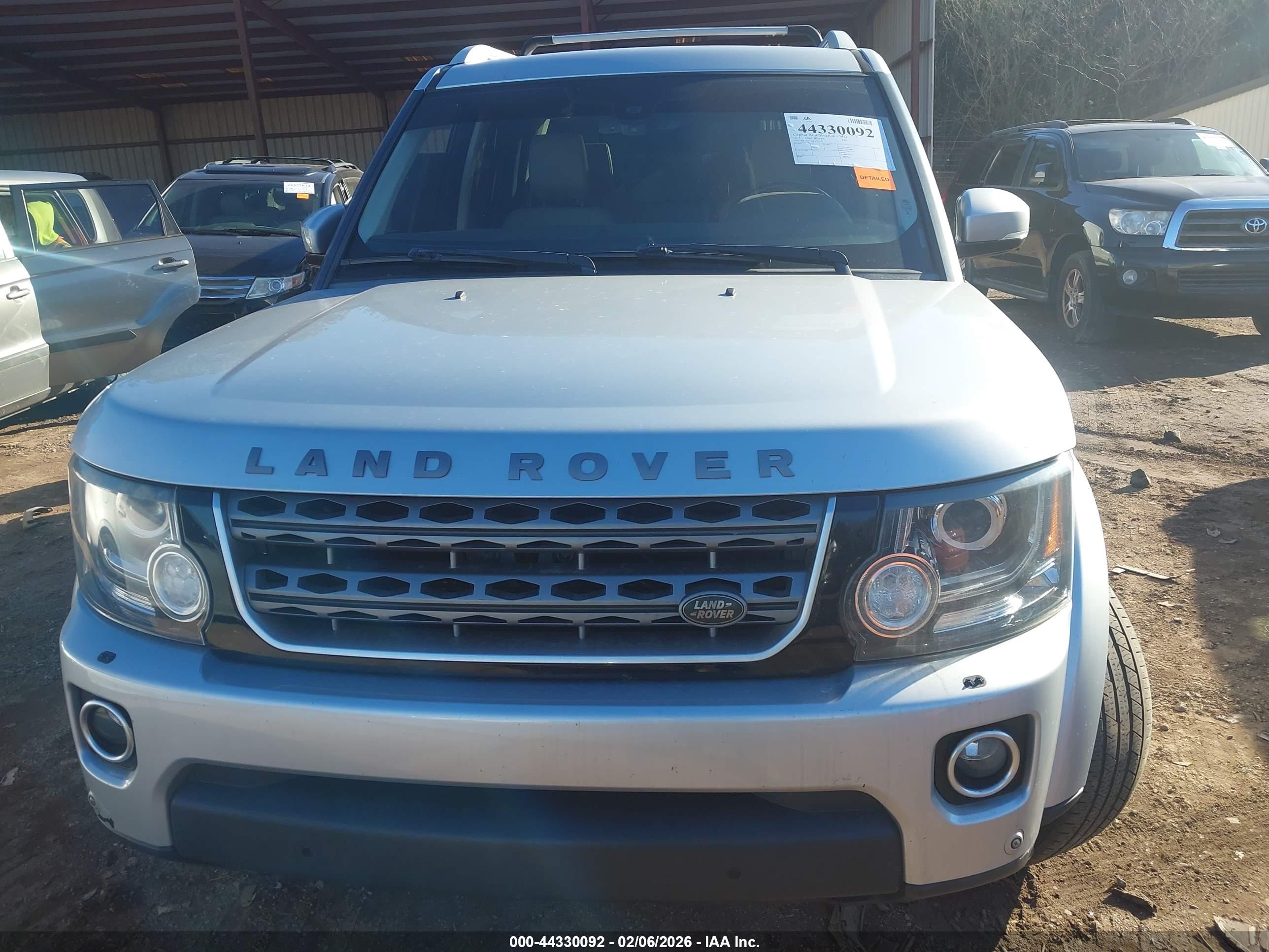 LAND ROVER image 6