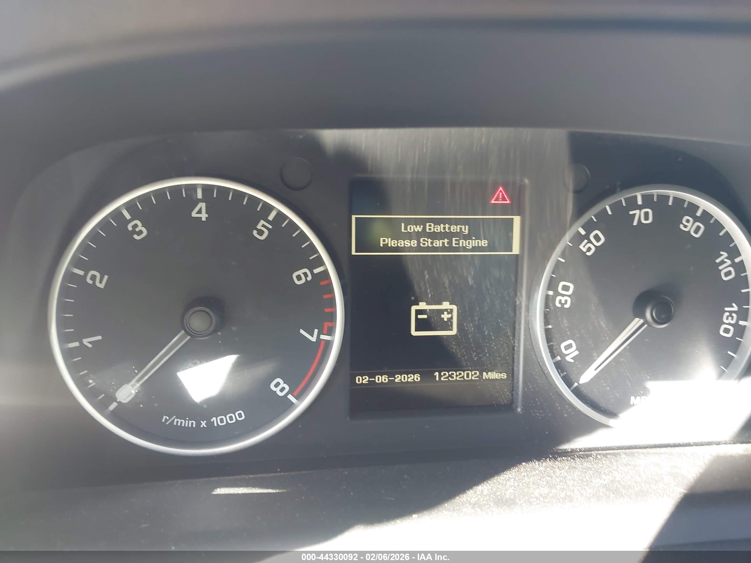 LAND ROVER image 7