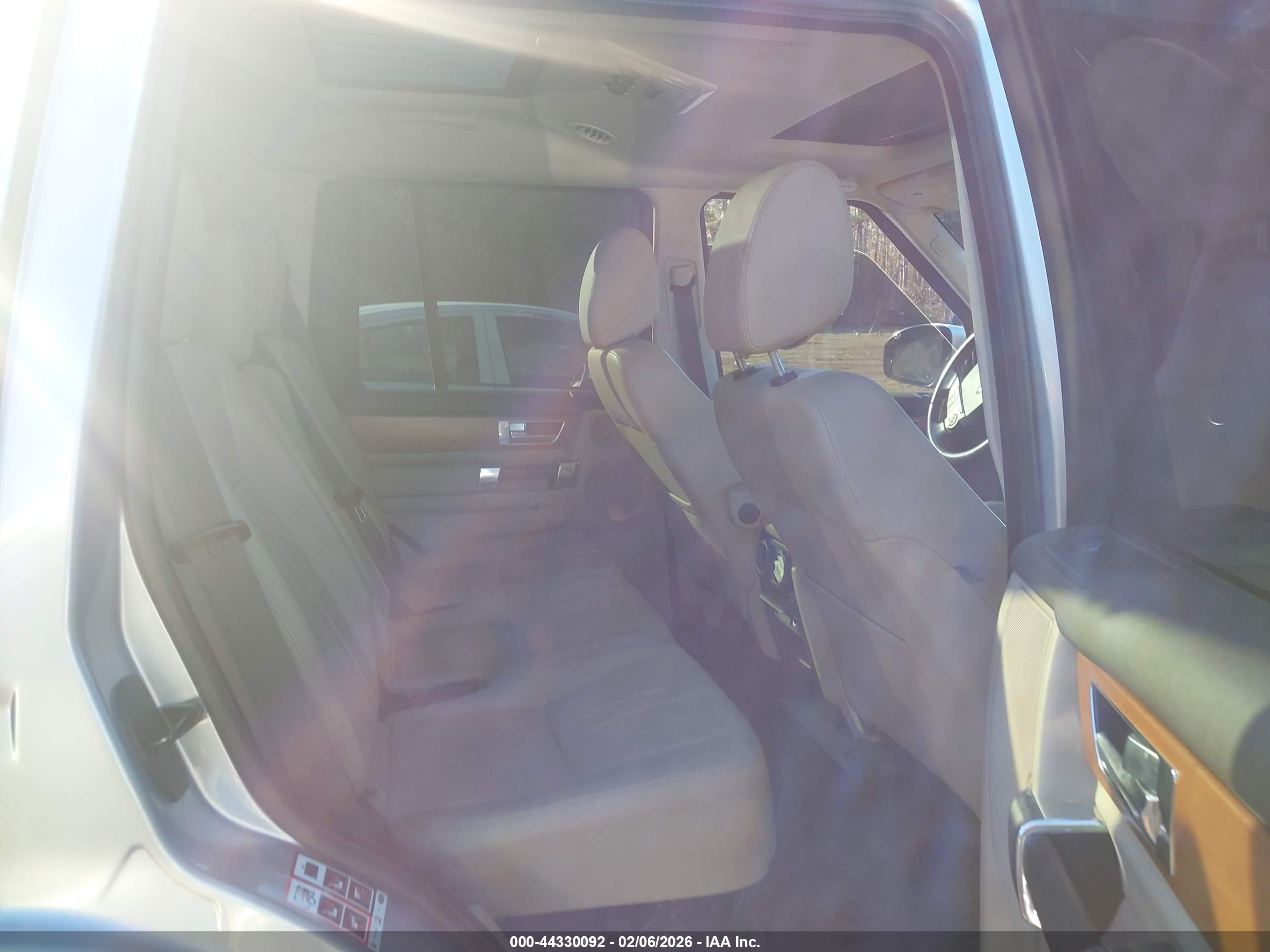 LAND ROVER image 8