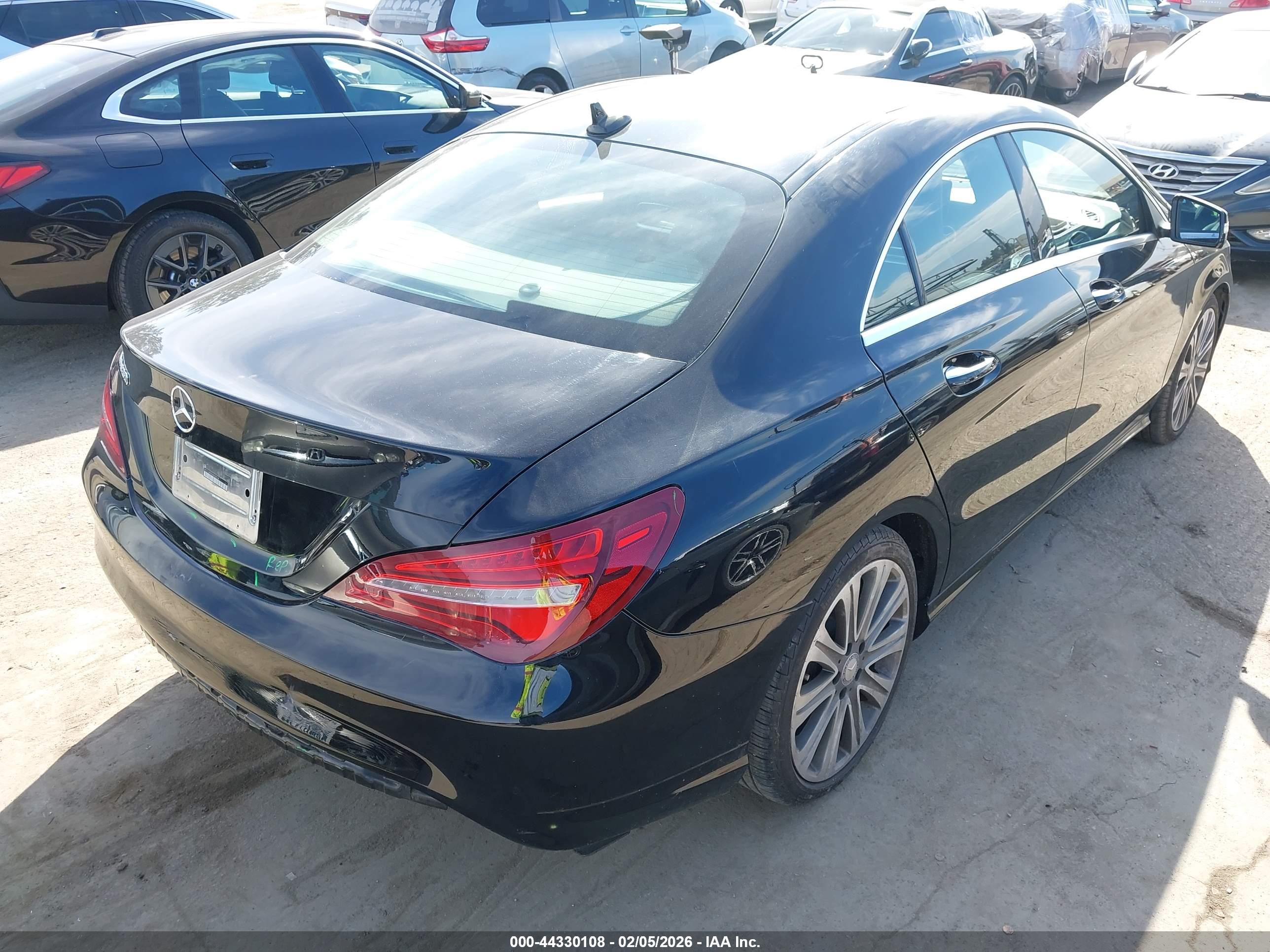 MERCEDES-BENZ CLA image 4