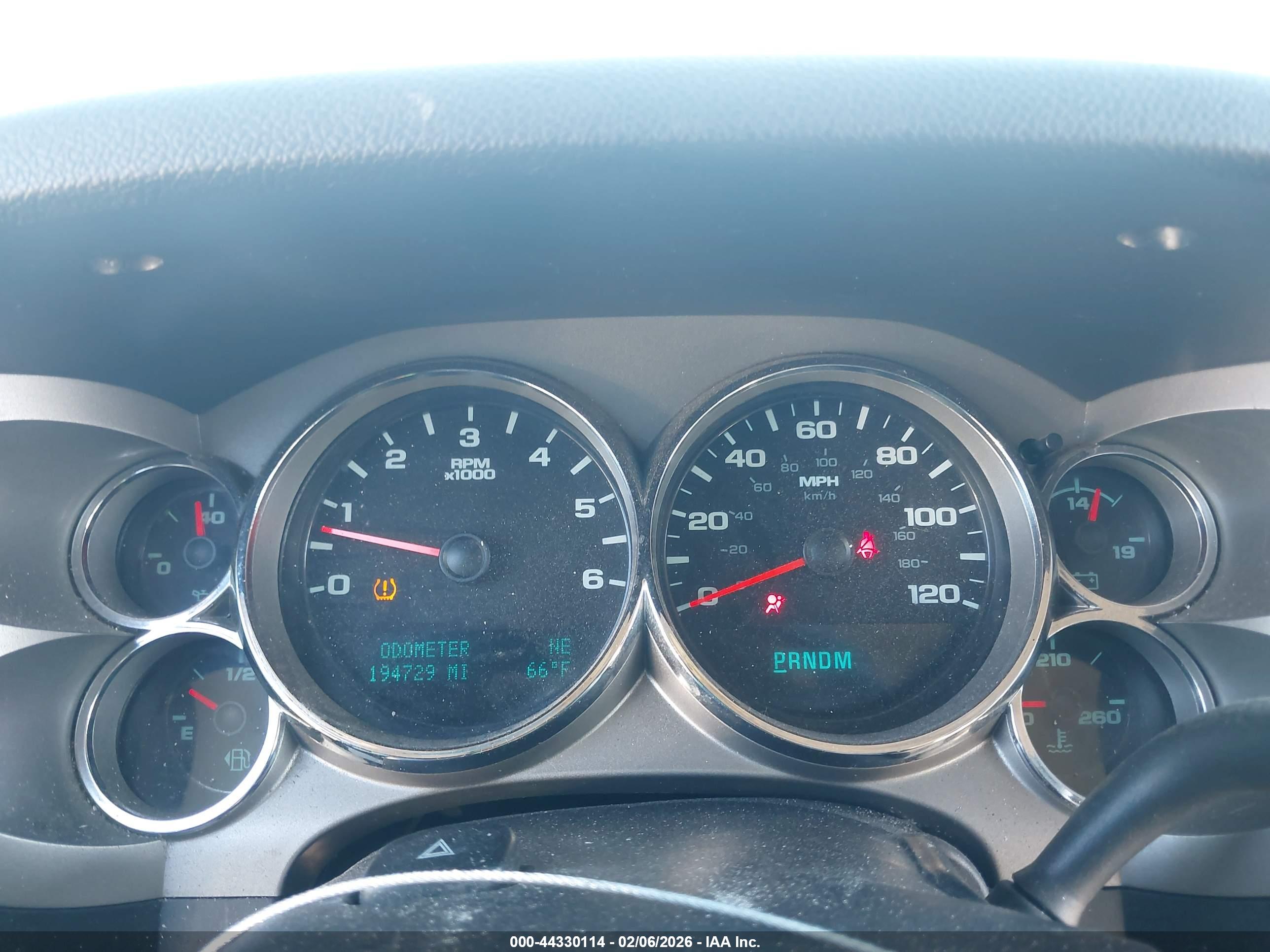 CHEVROLET SILVERADO image 7