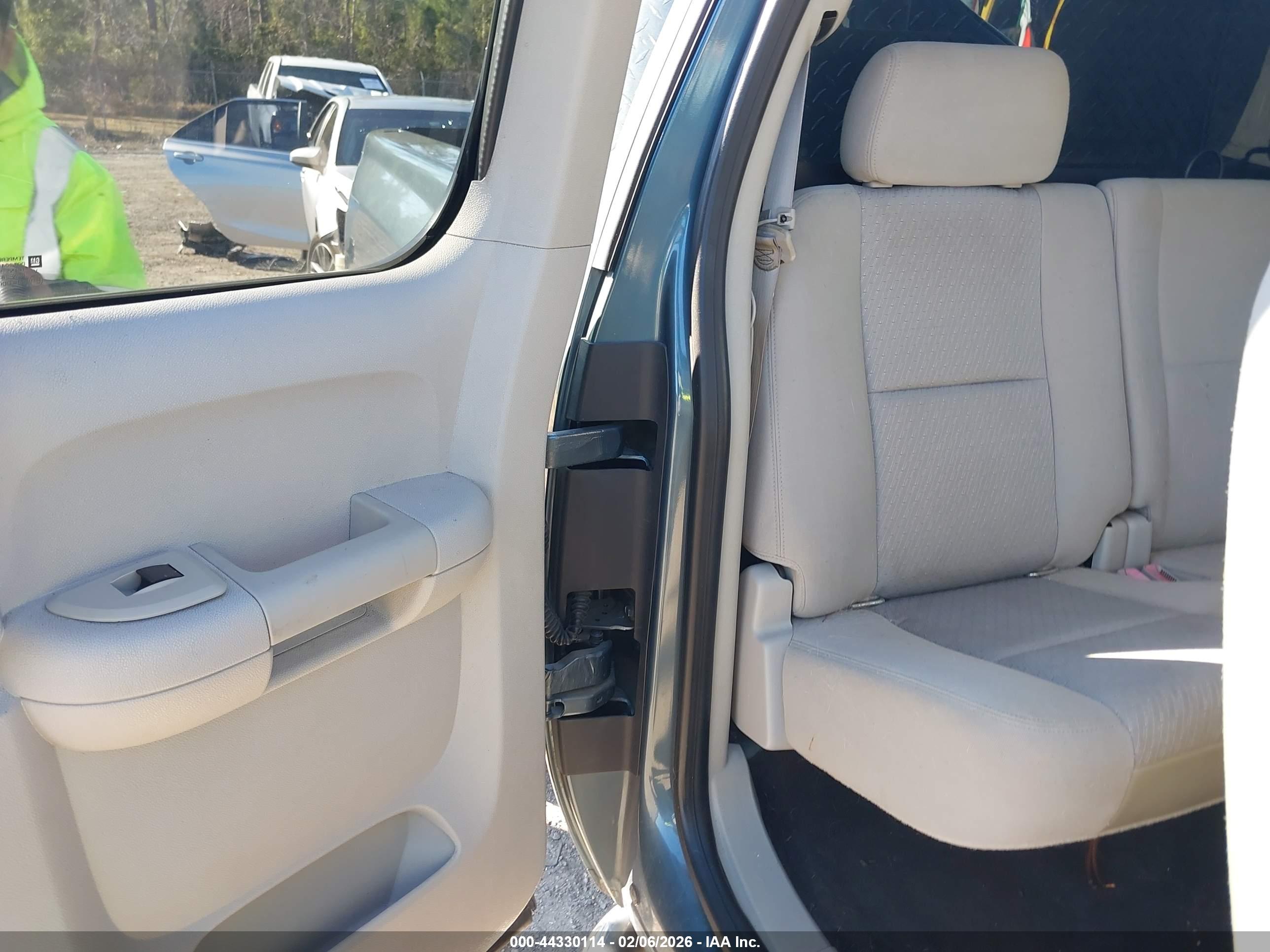 CHEVROLET SILVERADO image 8