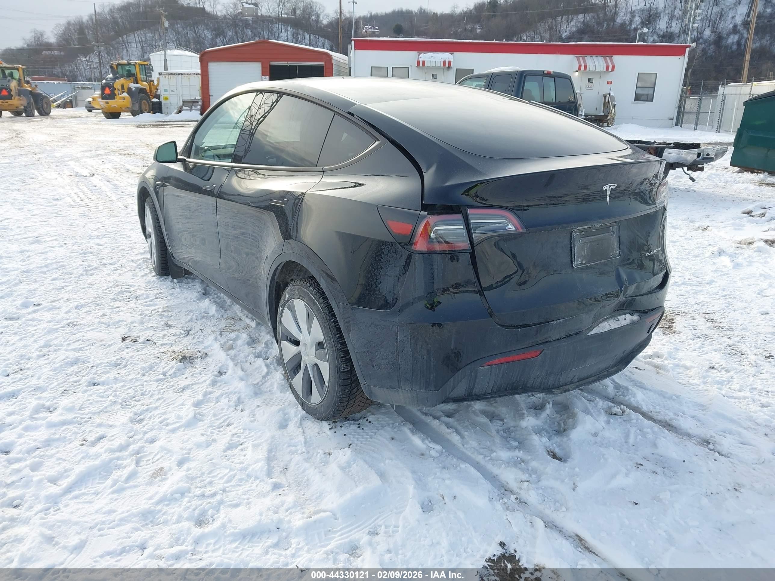 TESLA MODEL image 3
