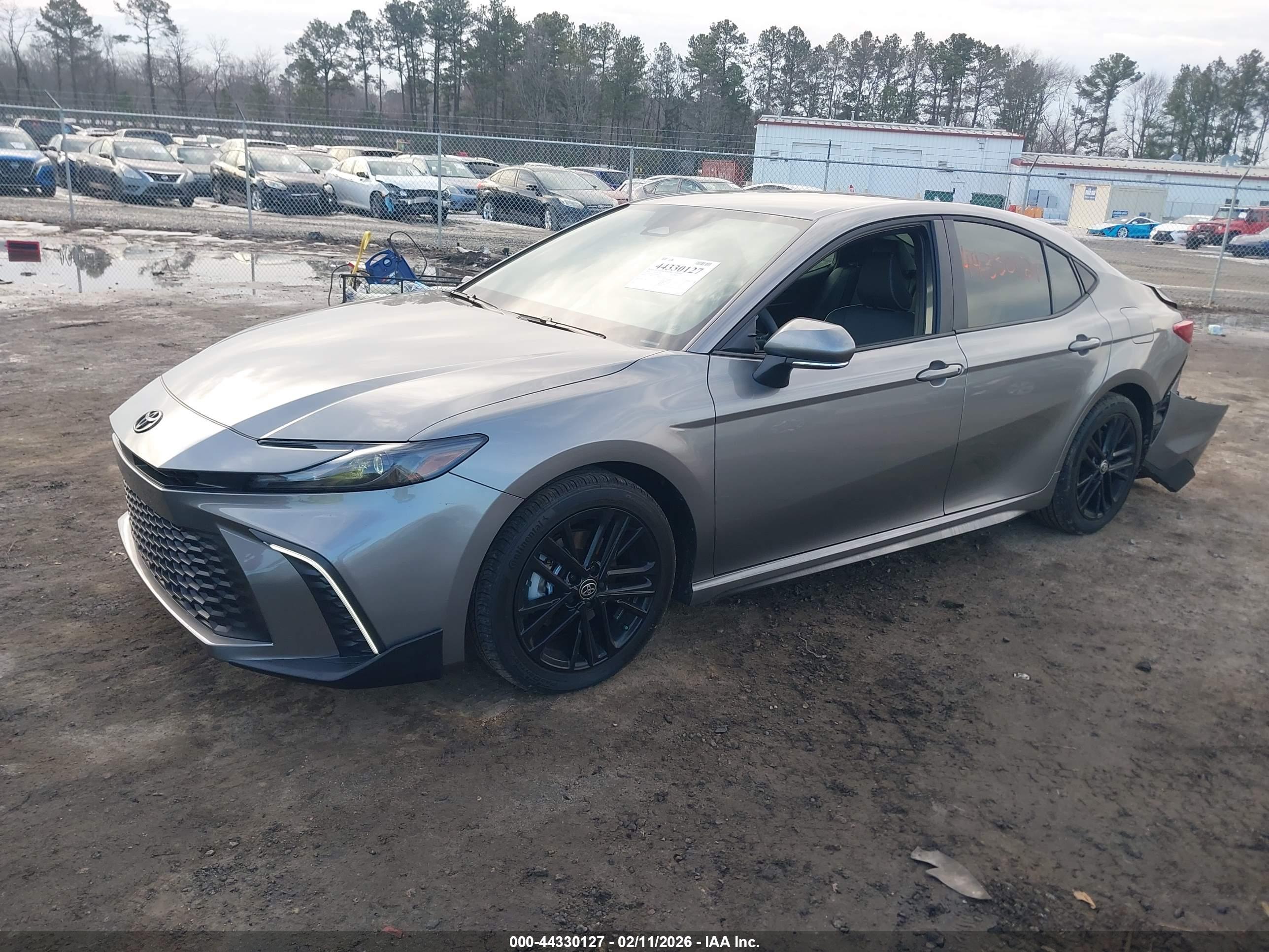 TOYOTA CAMRY image 2
