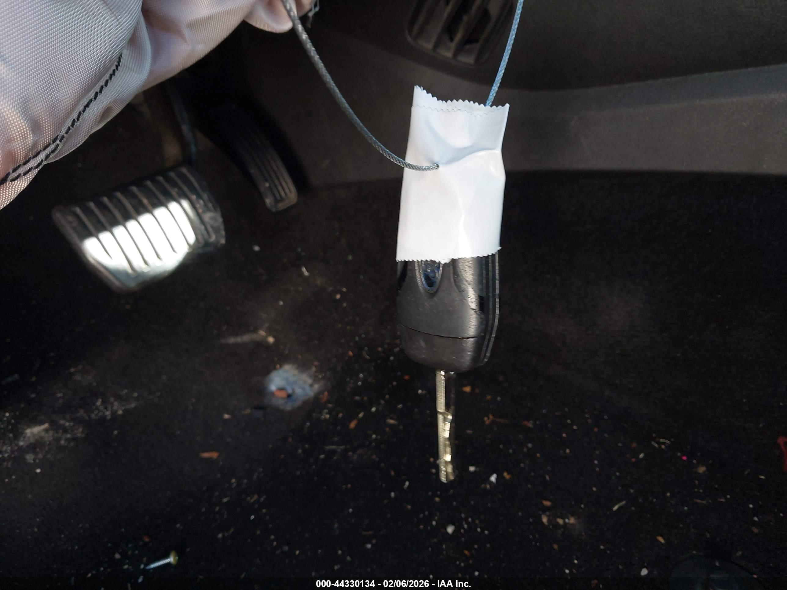 FORD FUSION image 11