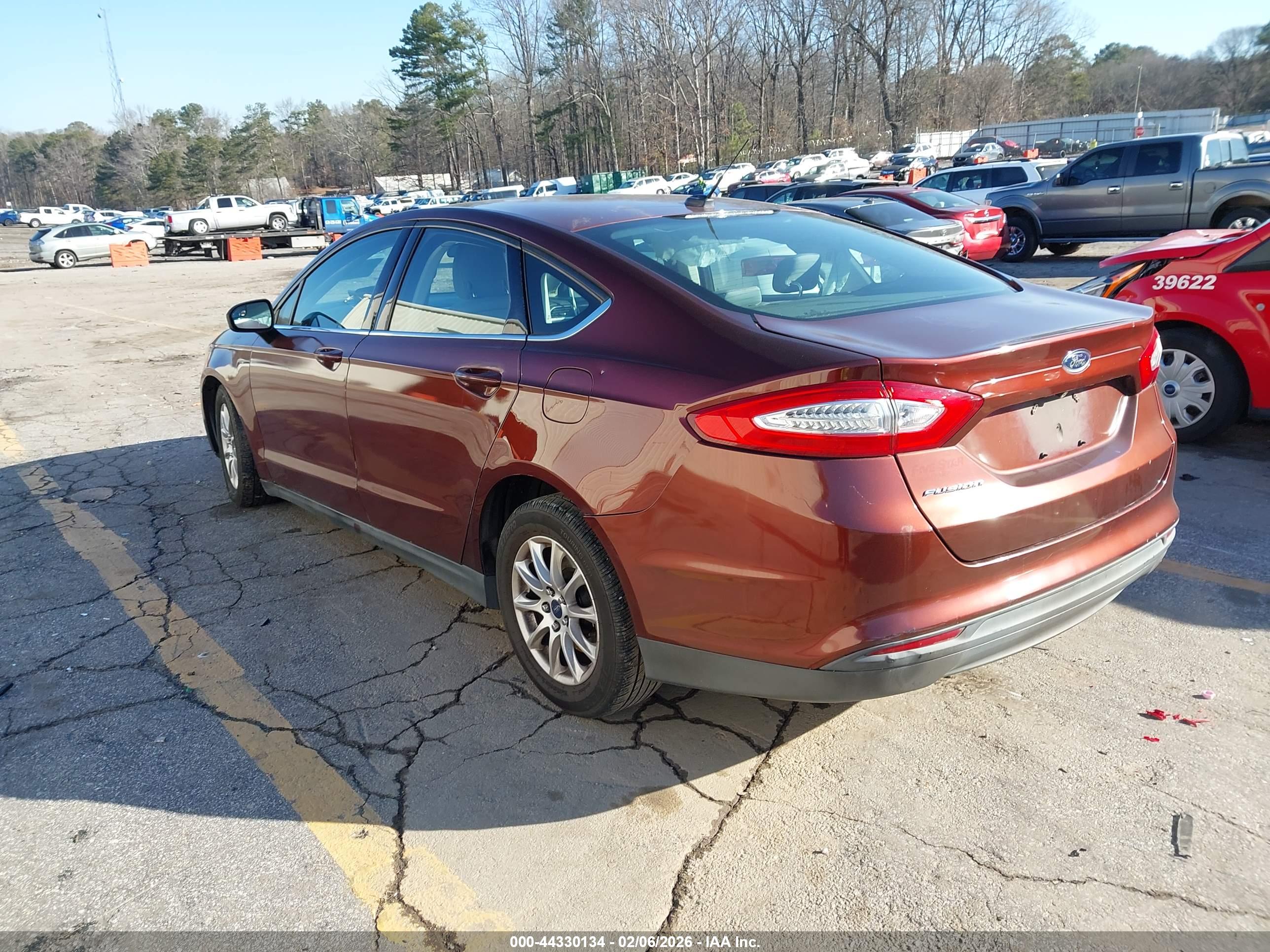 FORD FUSION image 3