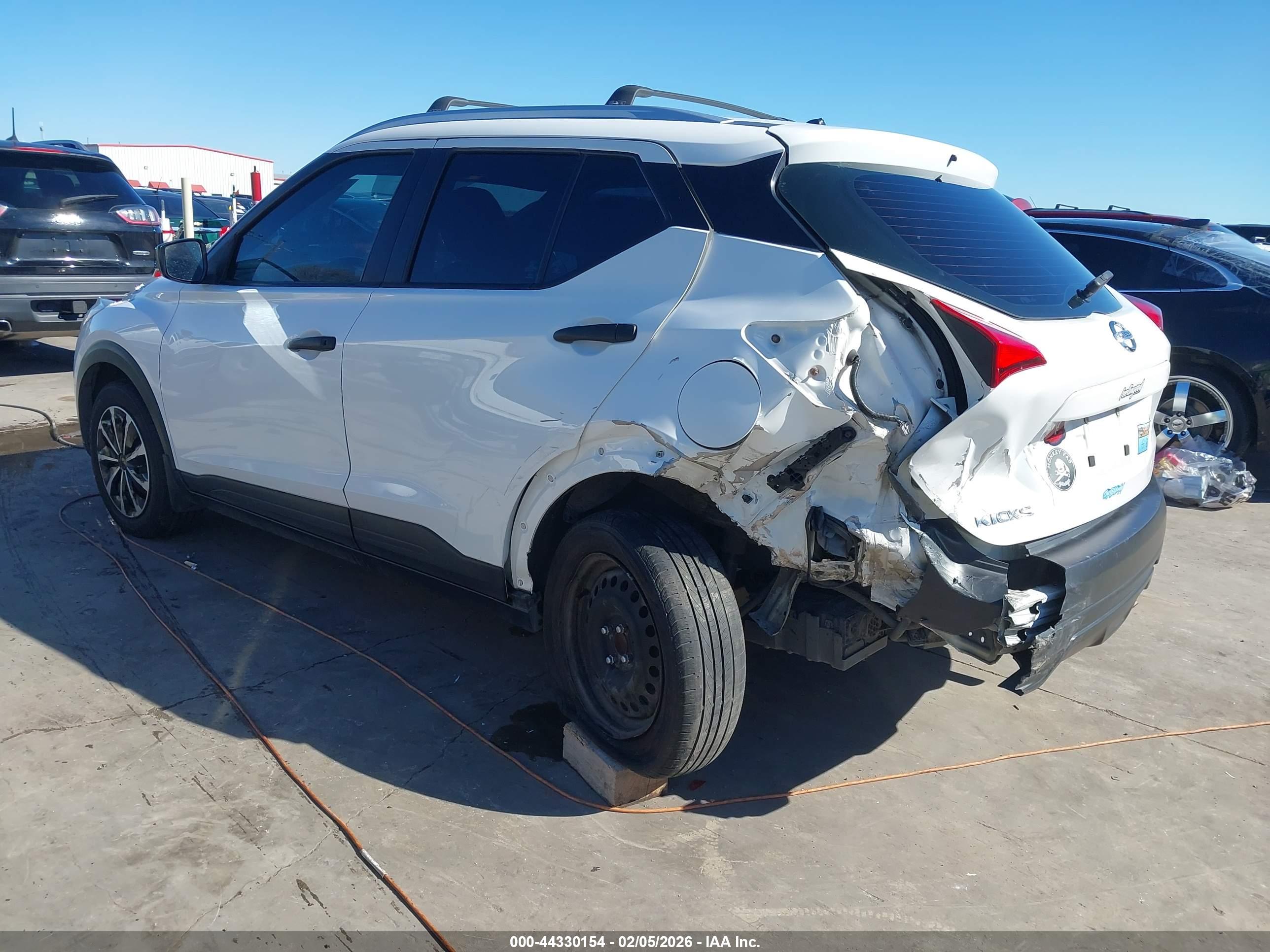 NISSAN KICKS image 3