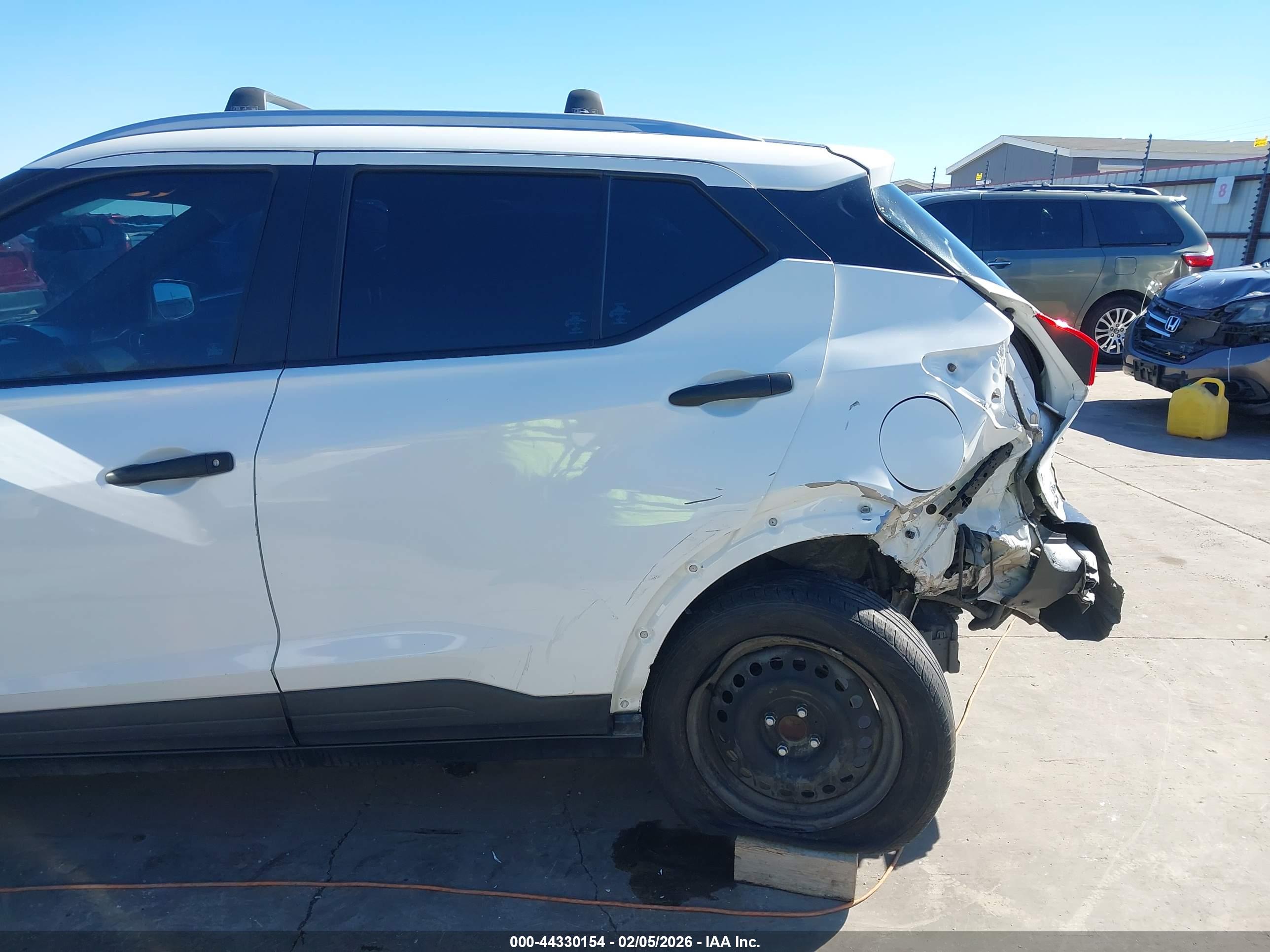 NISSAN KICKS image 6