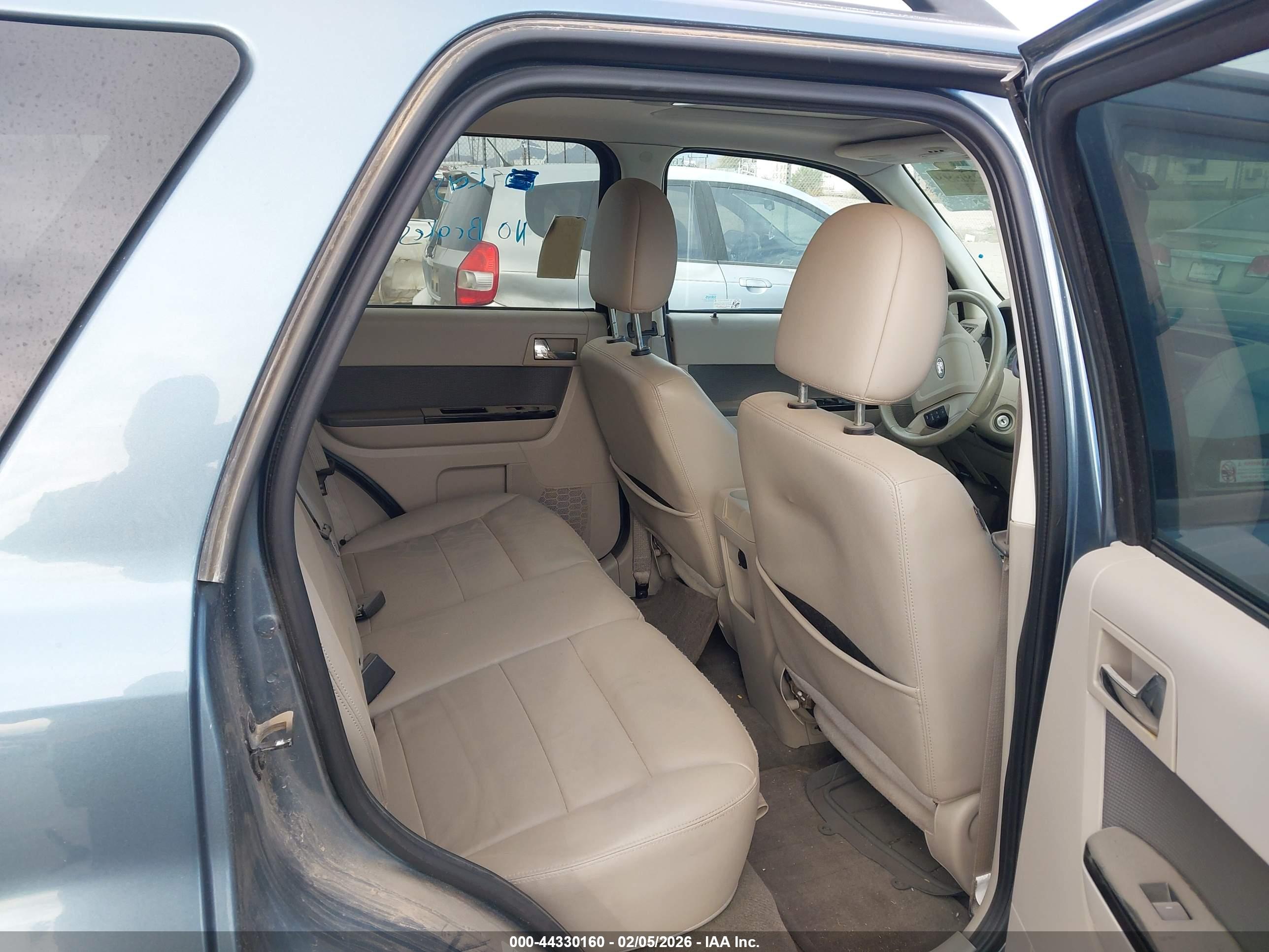 FORD ESCAPE image 8