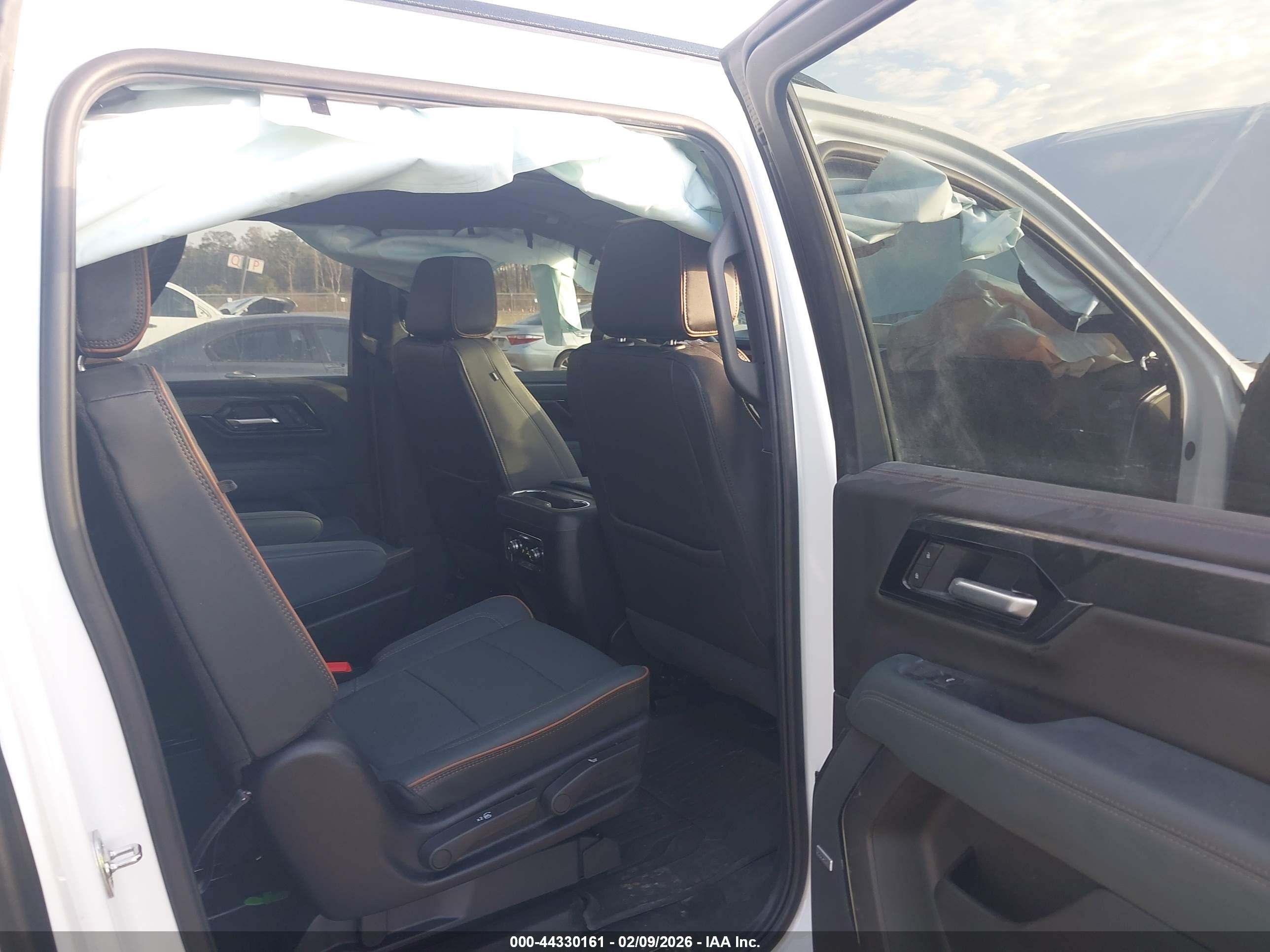 GMC YUKON image 8