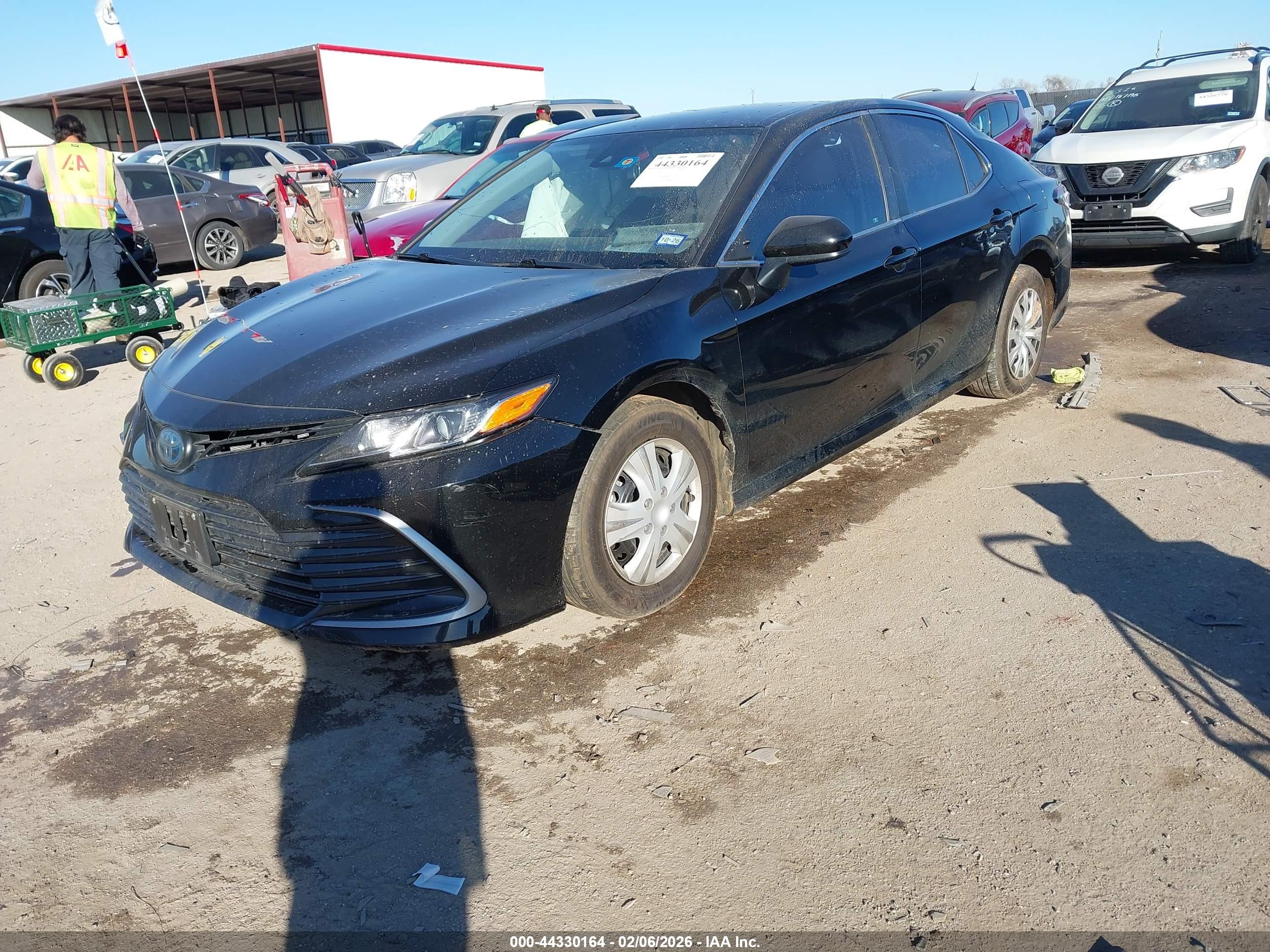 TOYOTA CAMRY image 2