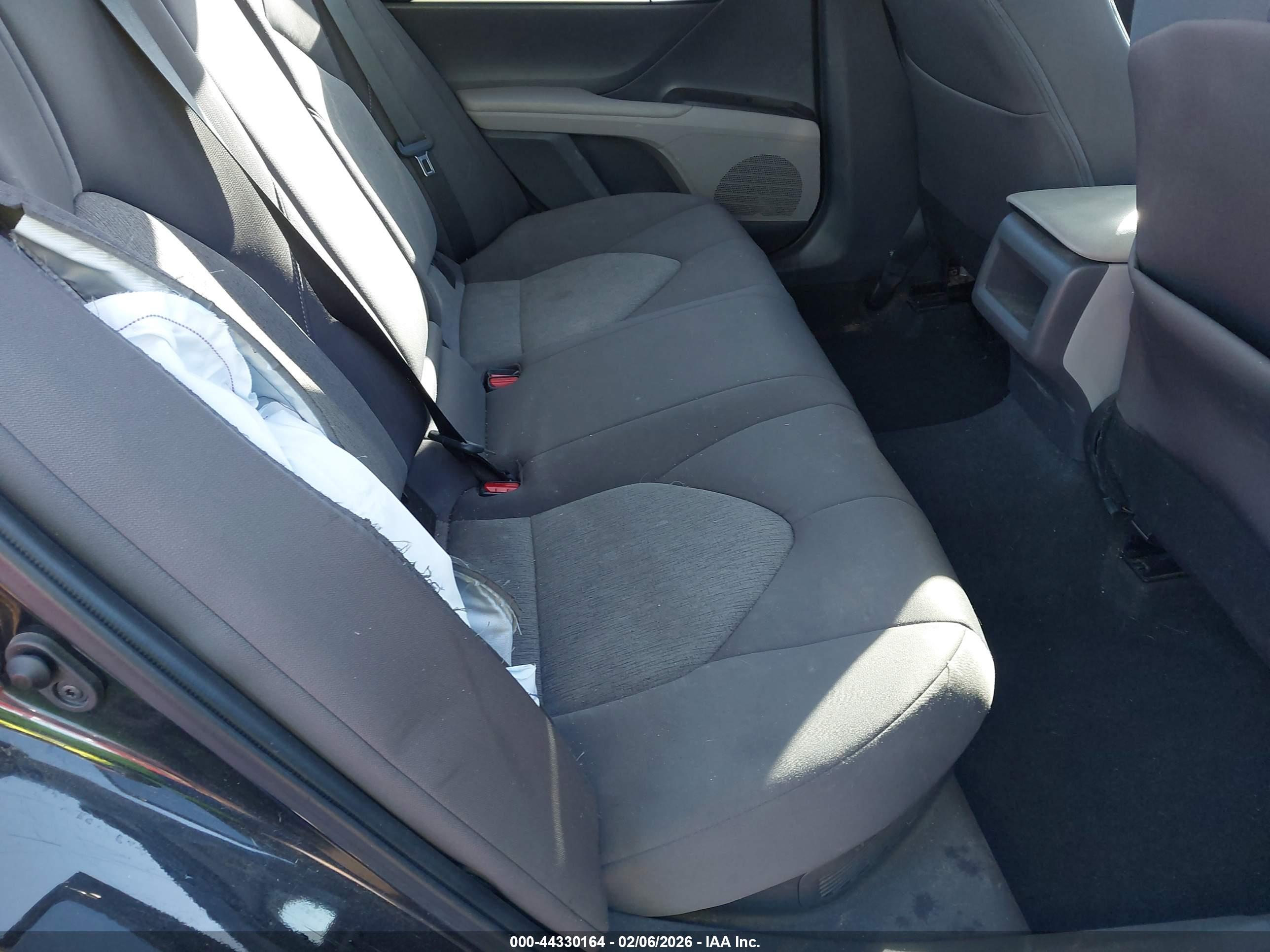 TOYOTA CAMRY image 8