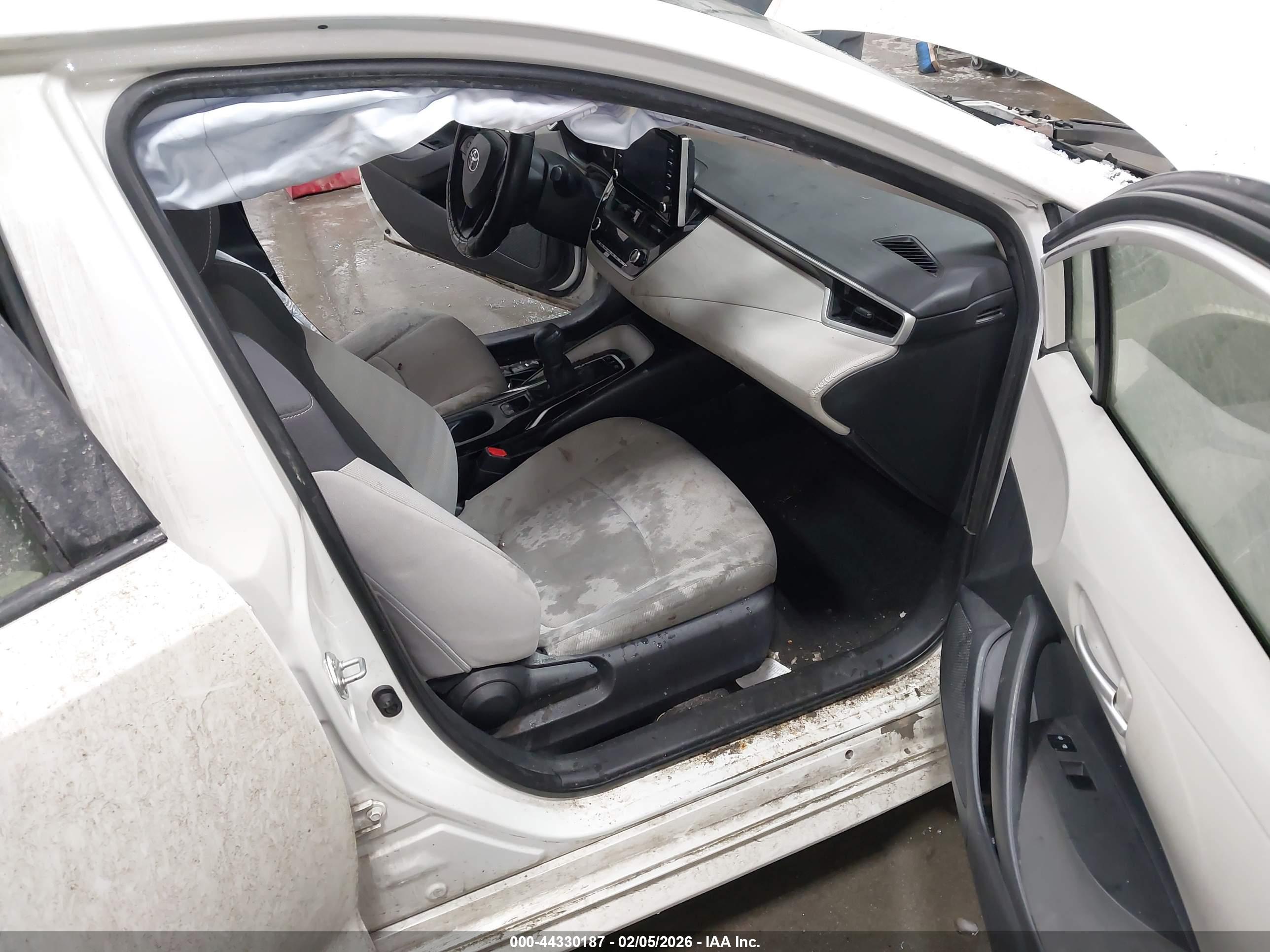 TOYOTA COROLLA image 5