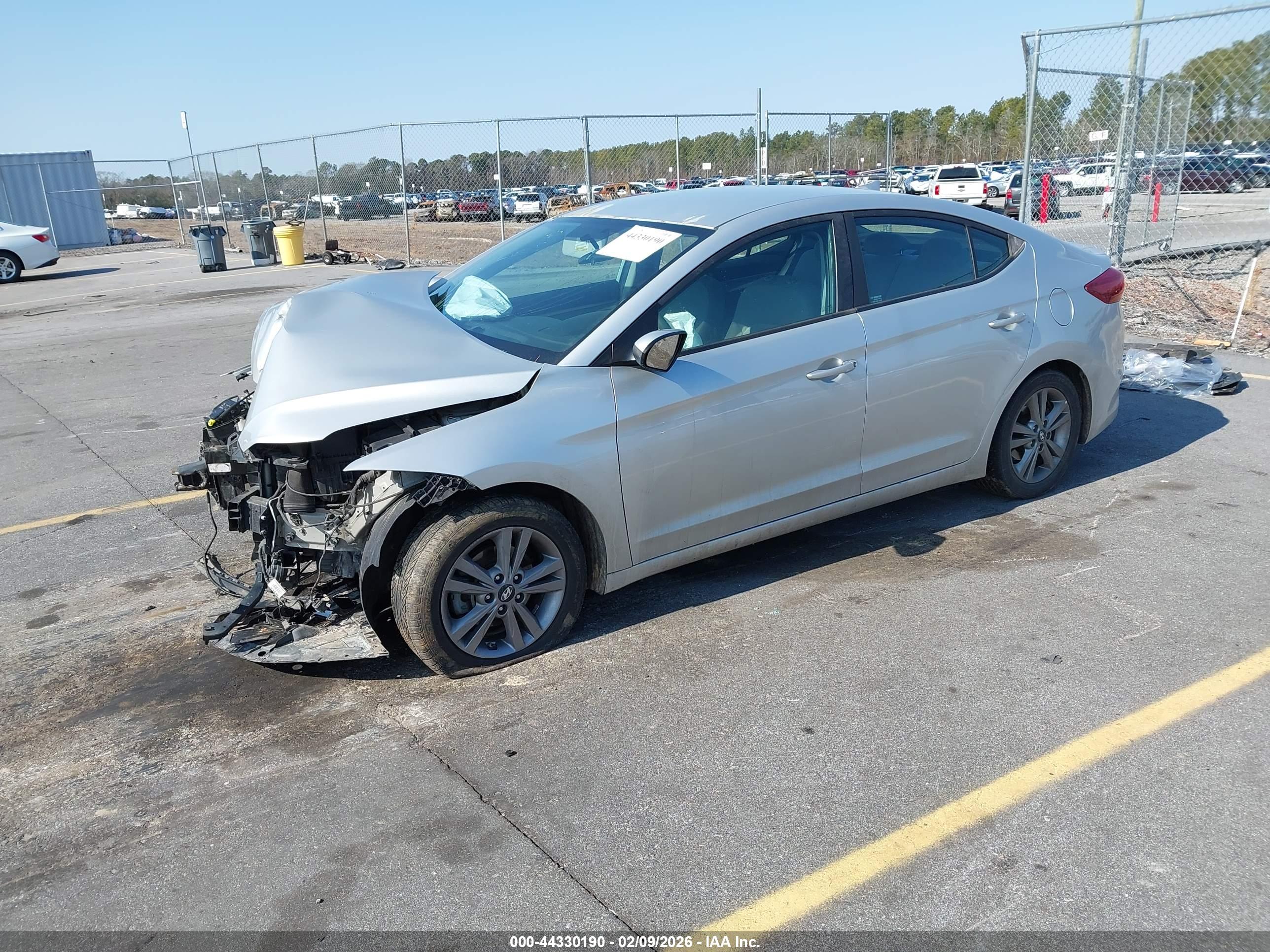 HYUNDAI ELANTRA image 2