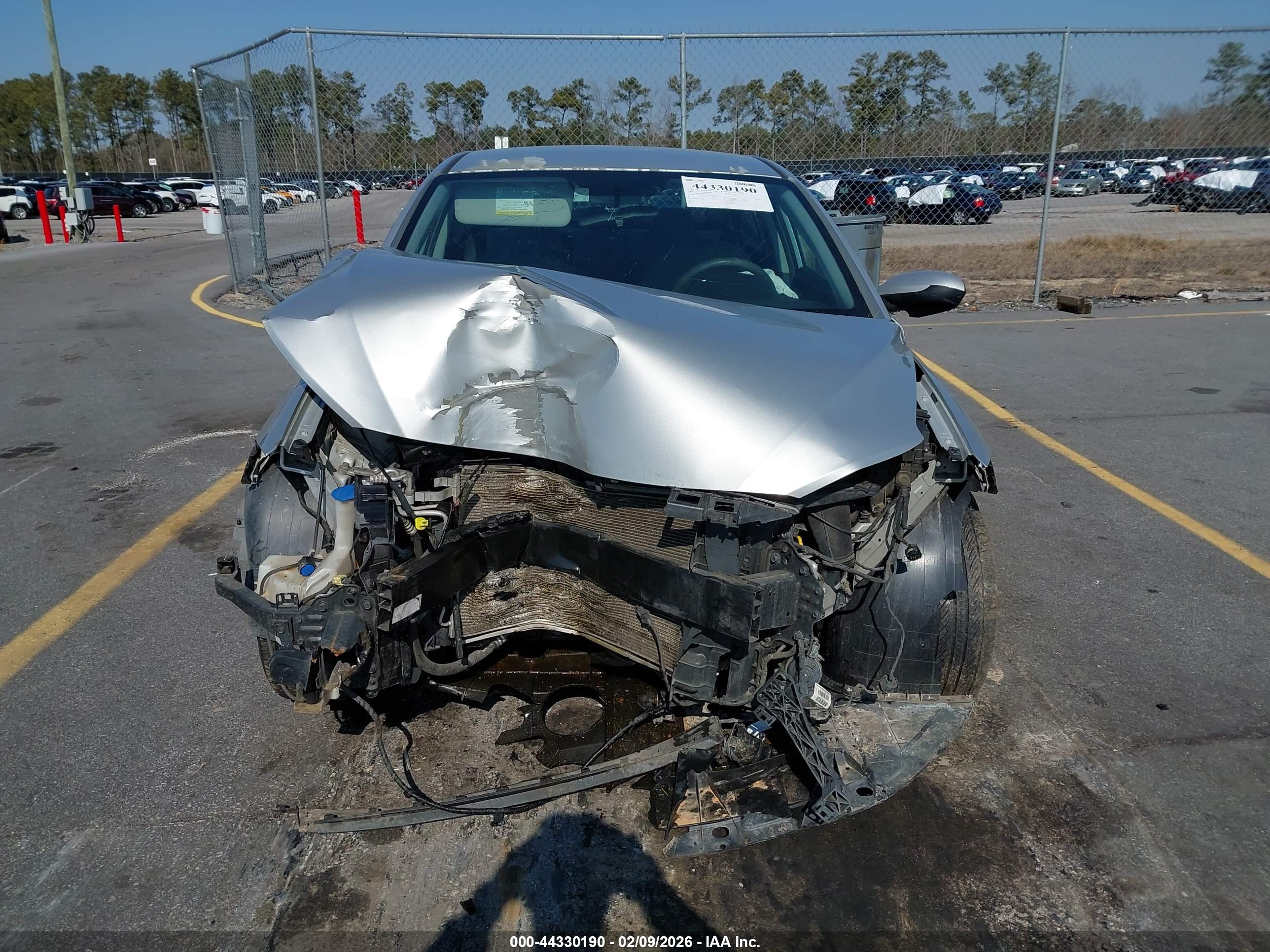 HYUNDAI ELANTRA image 6