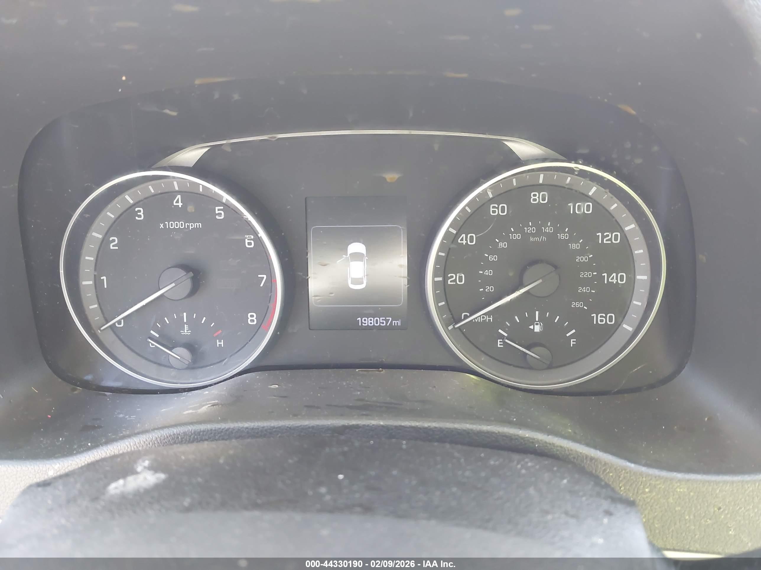 HYUNDAI ELANTRA image 7