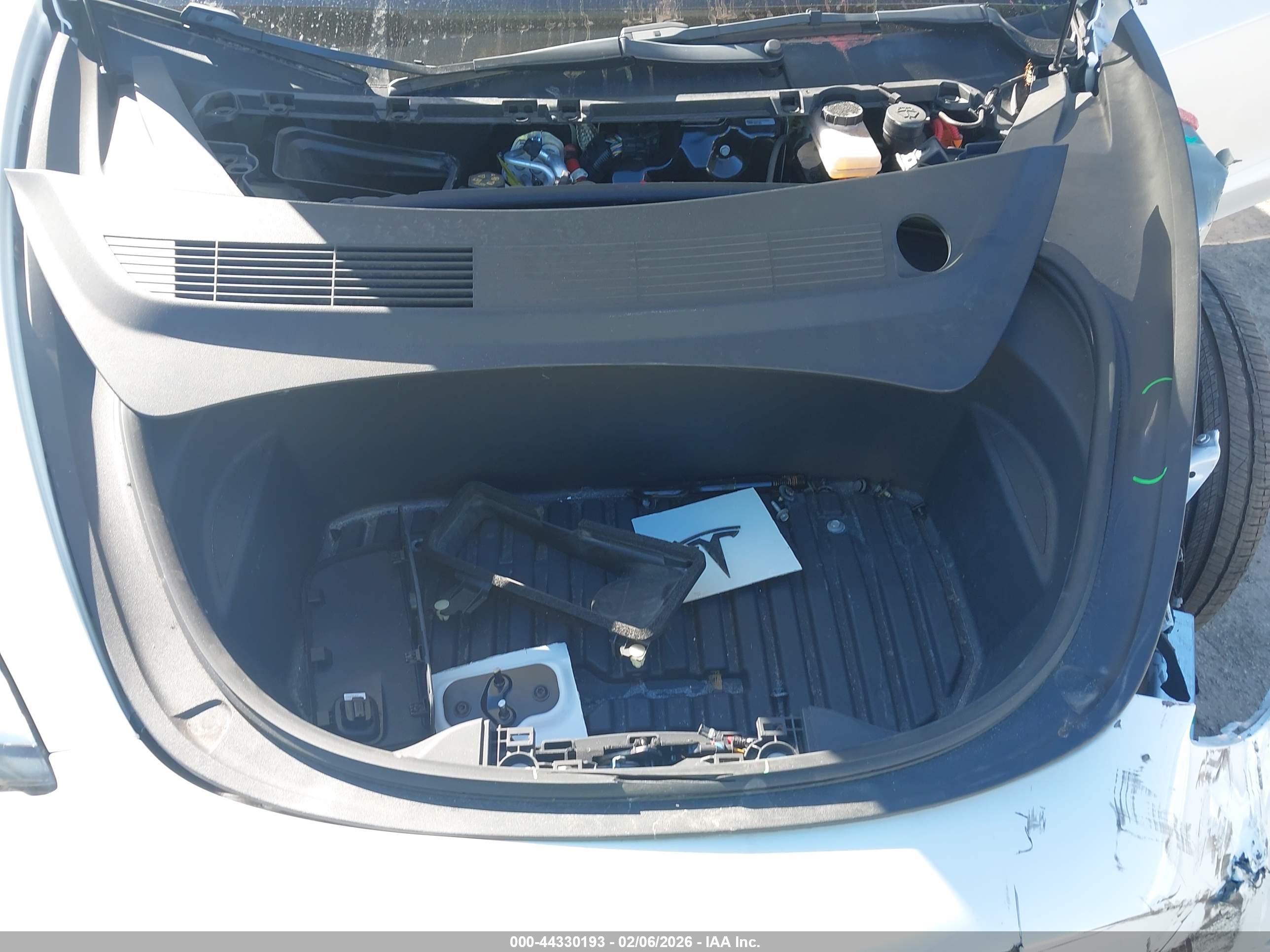 TESLA MODEL image 10