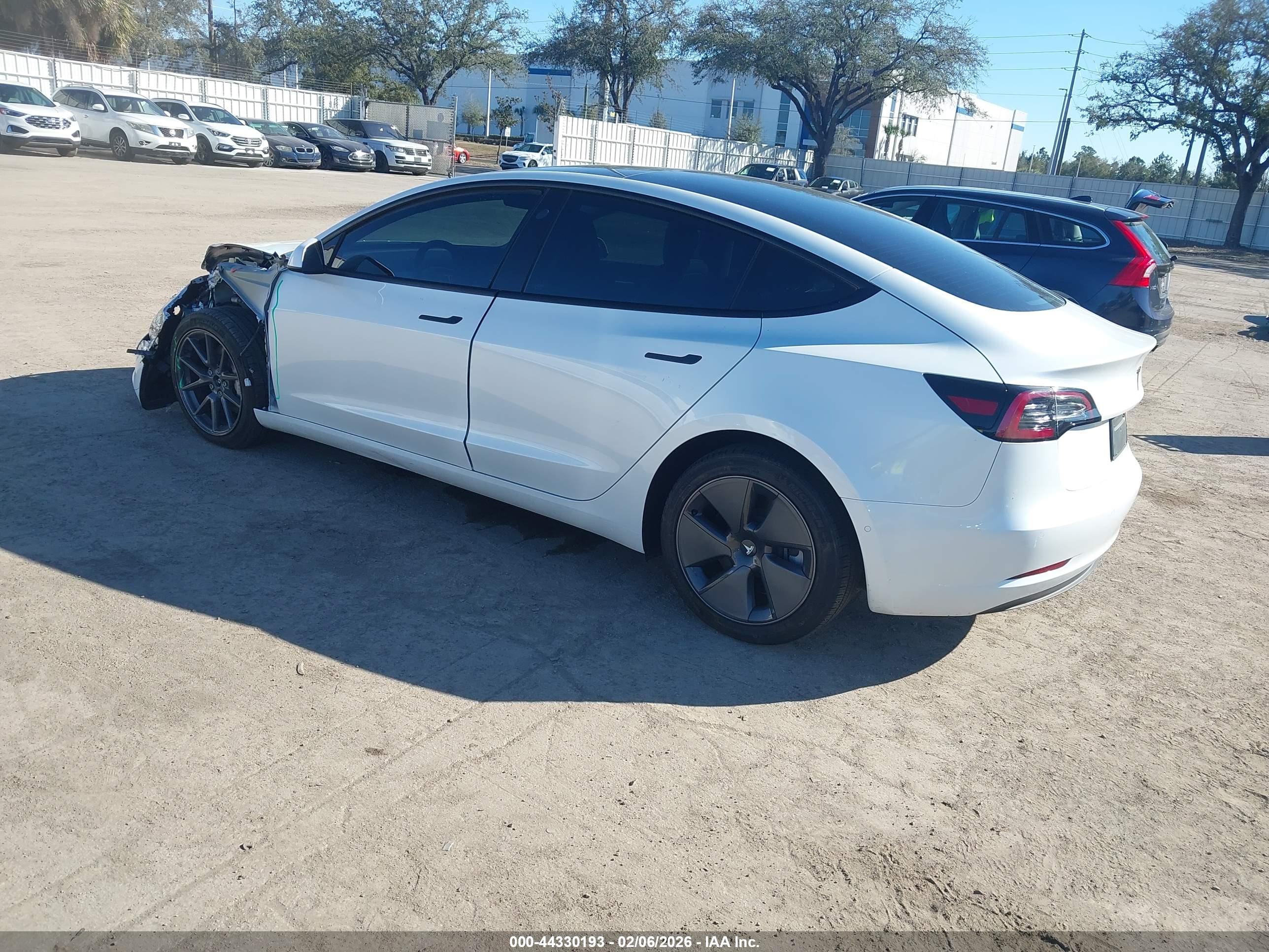 TESLA MODEL image 3