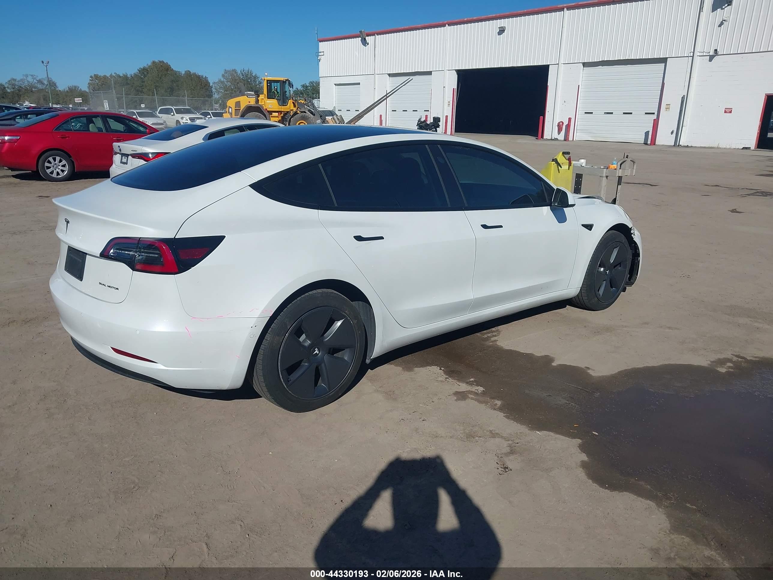 TESLA MODEL image 4