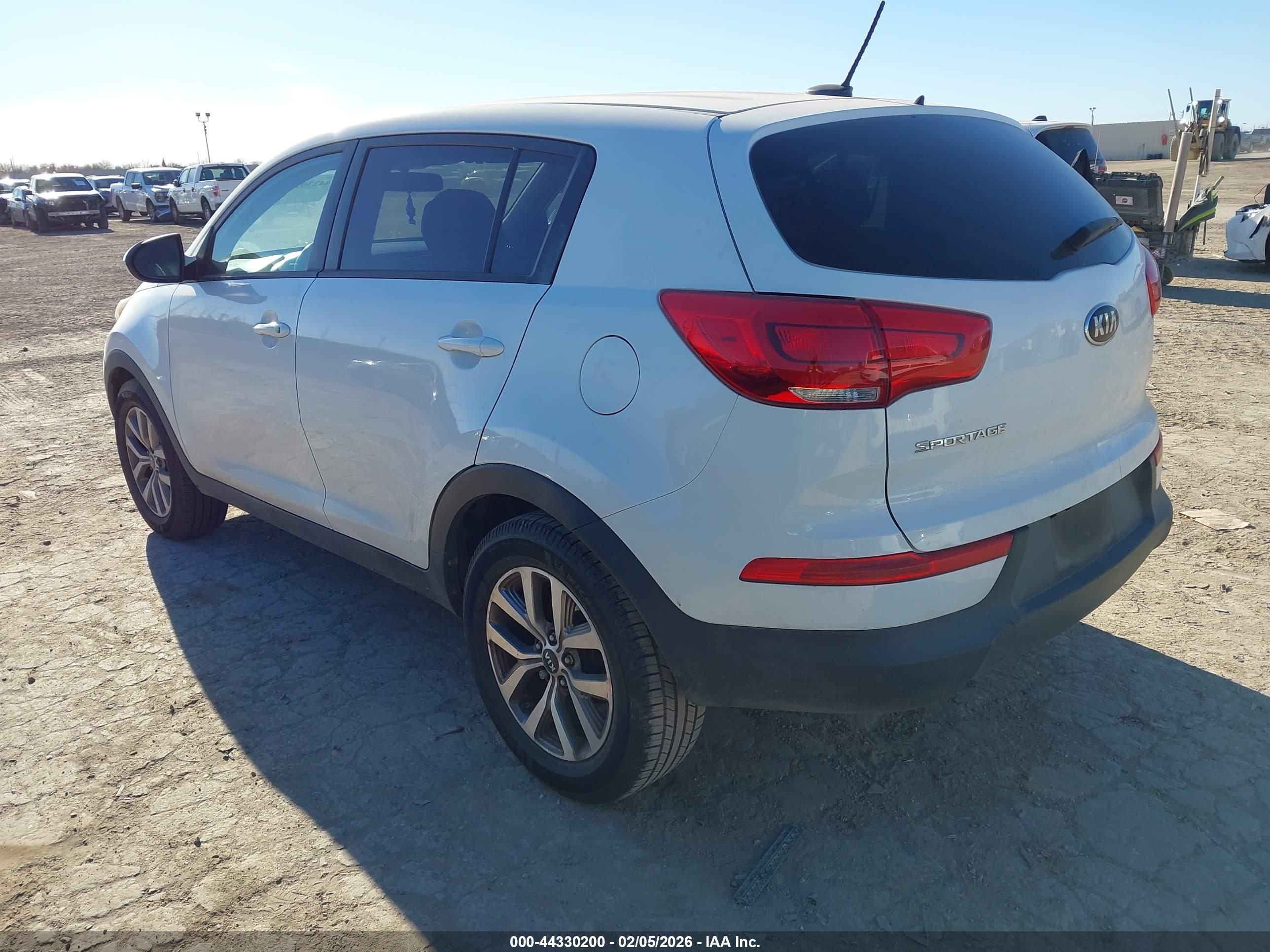 KIA SPORTAGE image 3