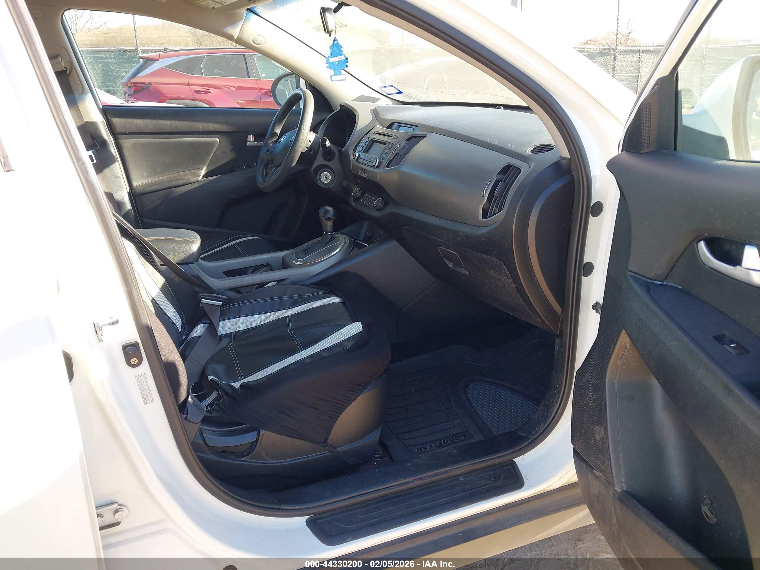 KIA SPORTAGE image 5