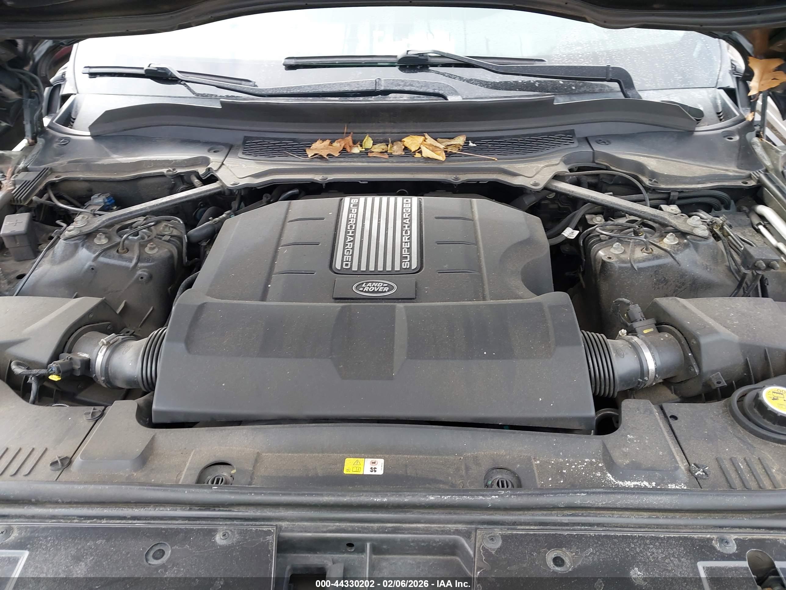 LAND ROVER image 10
