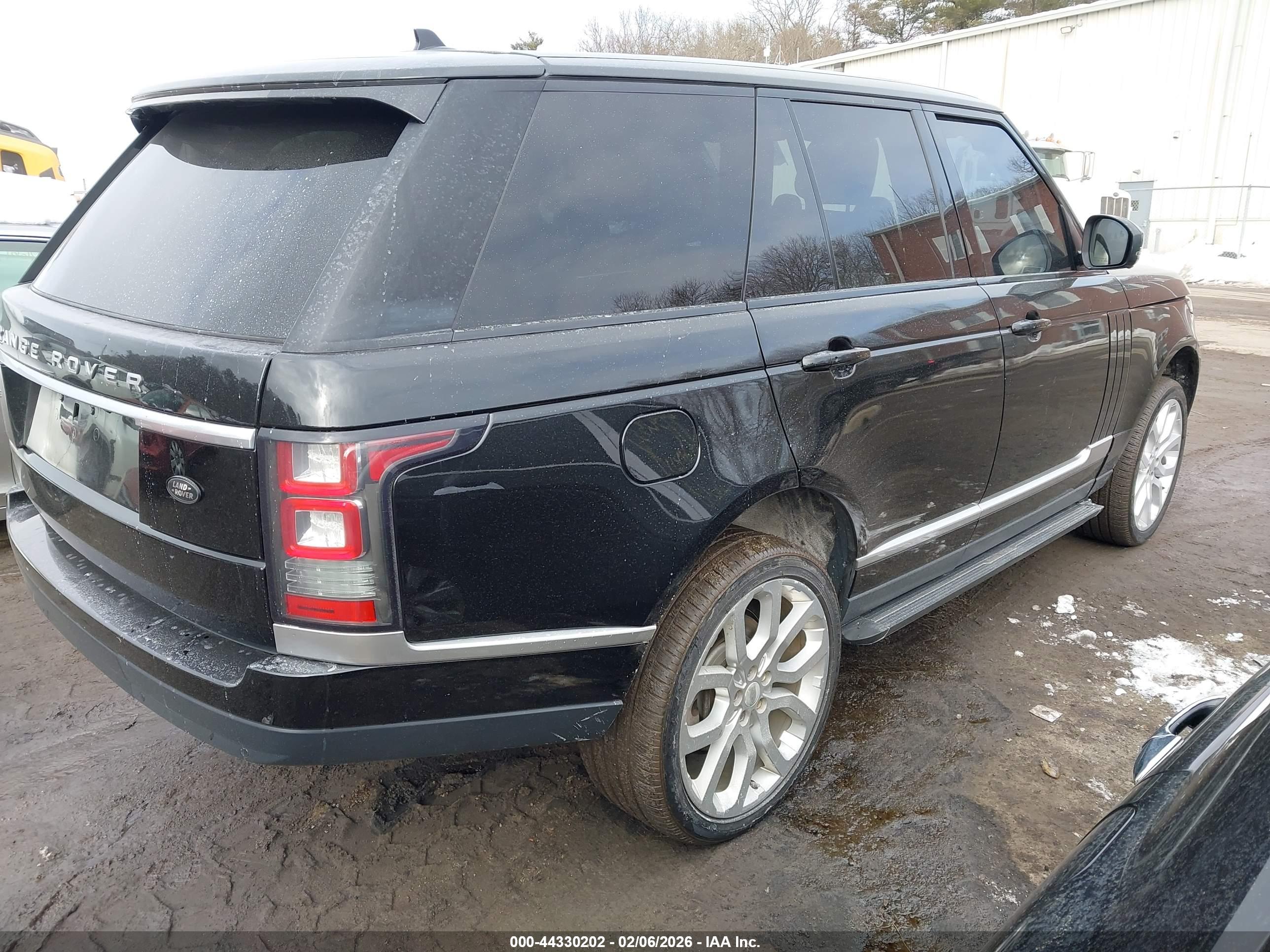 LAND ROVER image 4