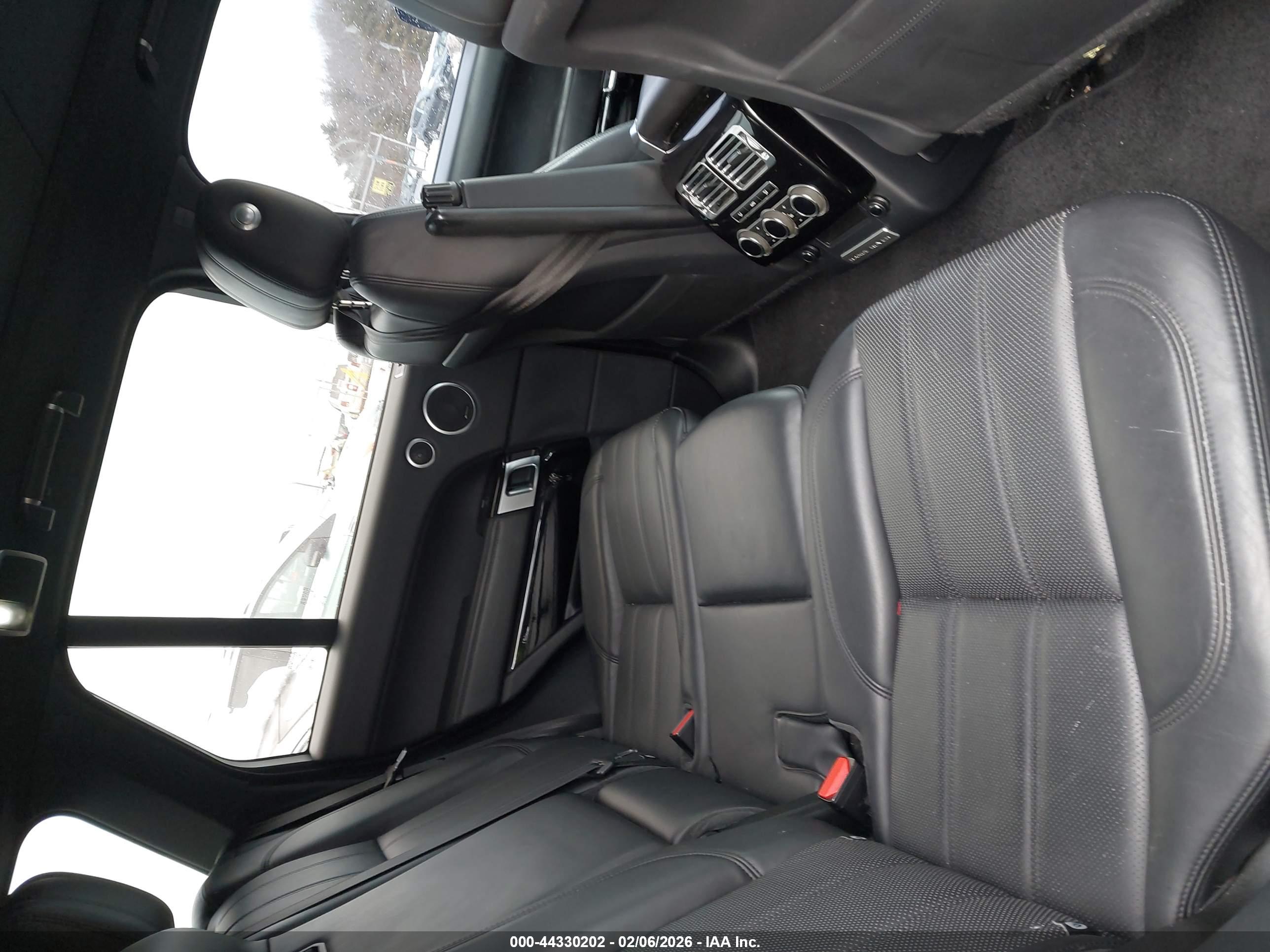 LAND ROVER image 8