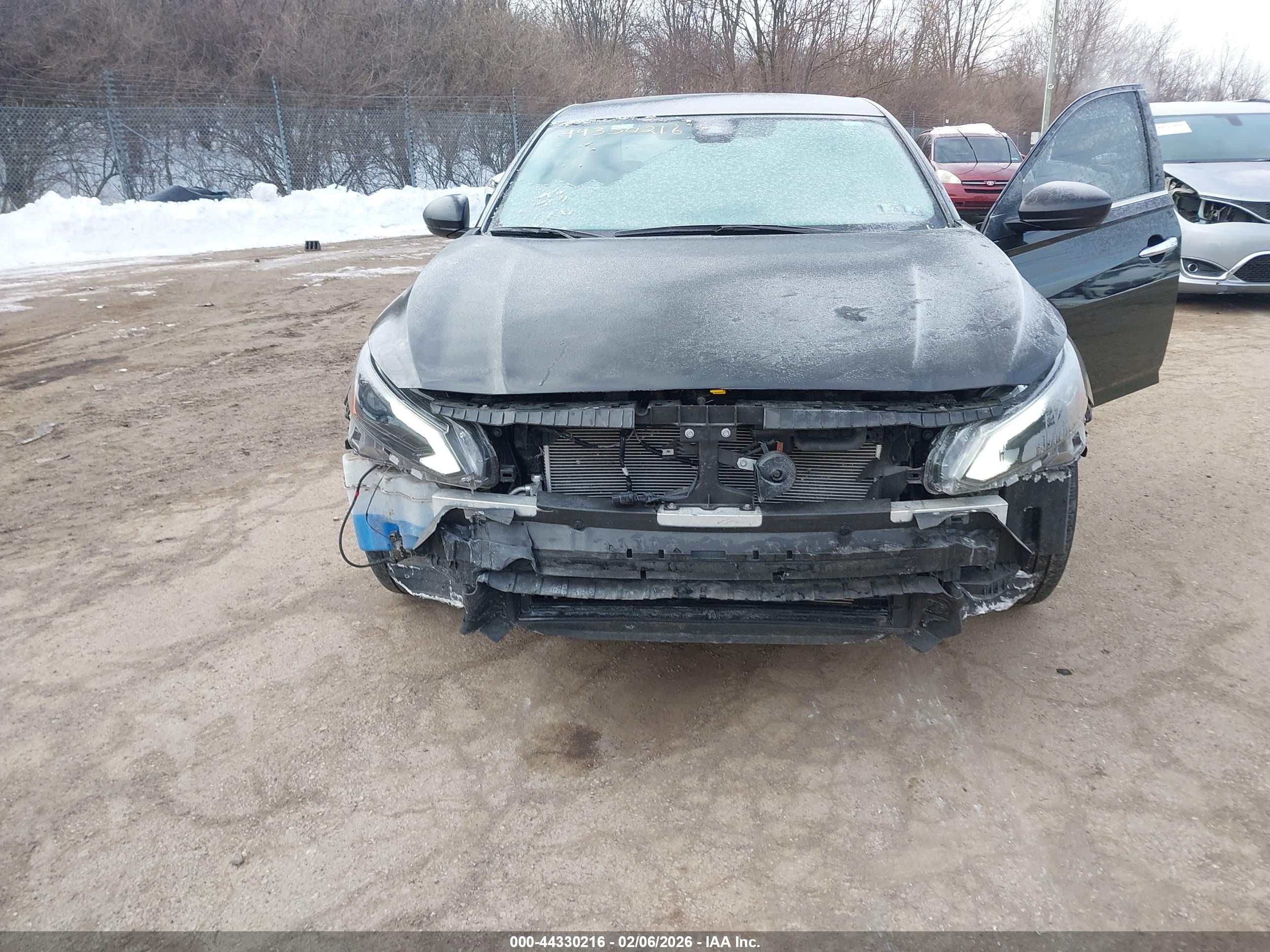 NISSAN ALTIMA image 6