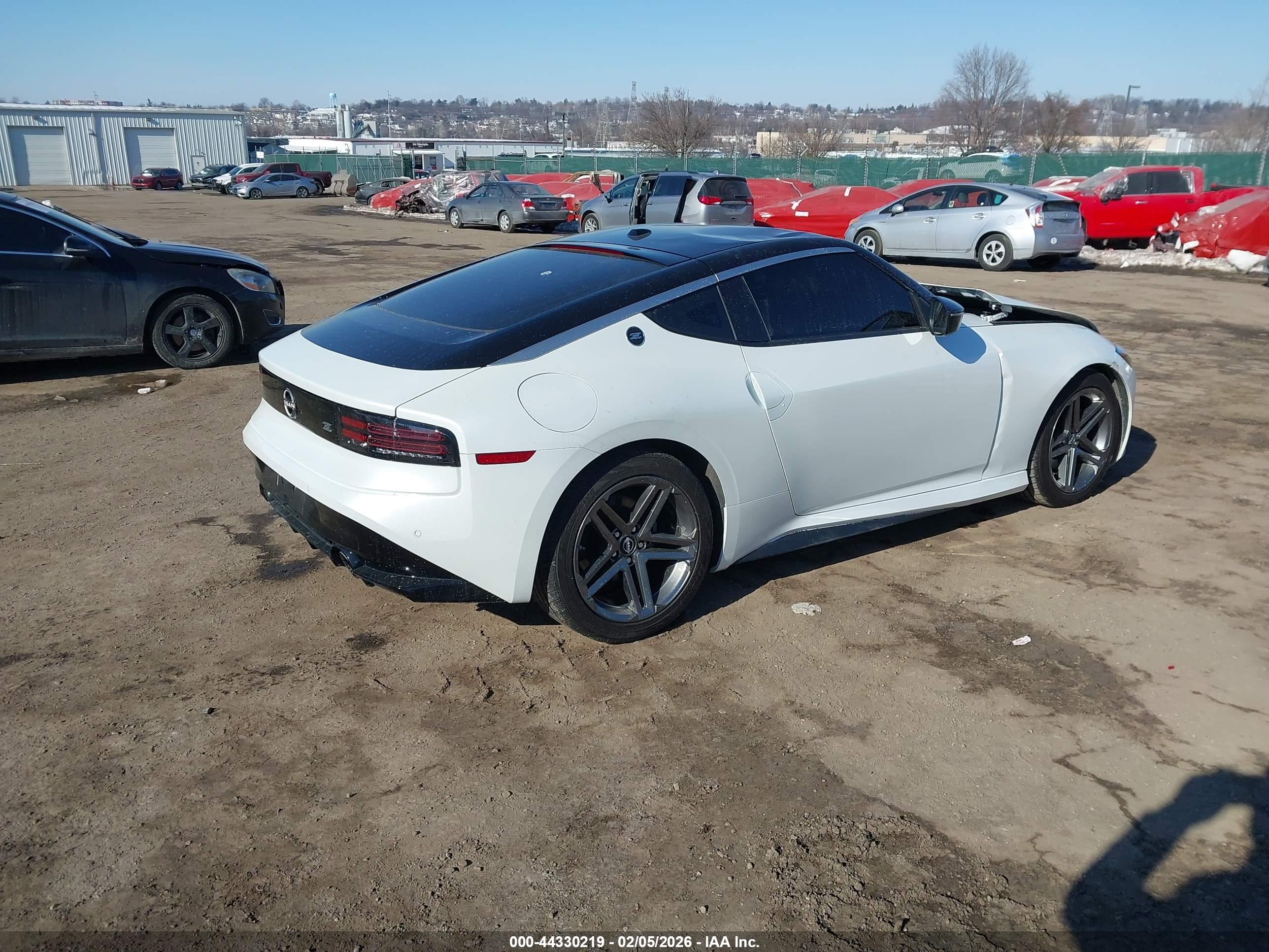 NISSAN Z image 4