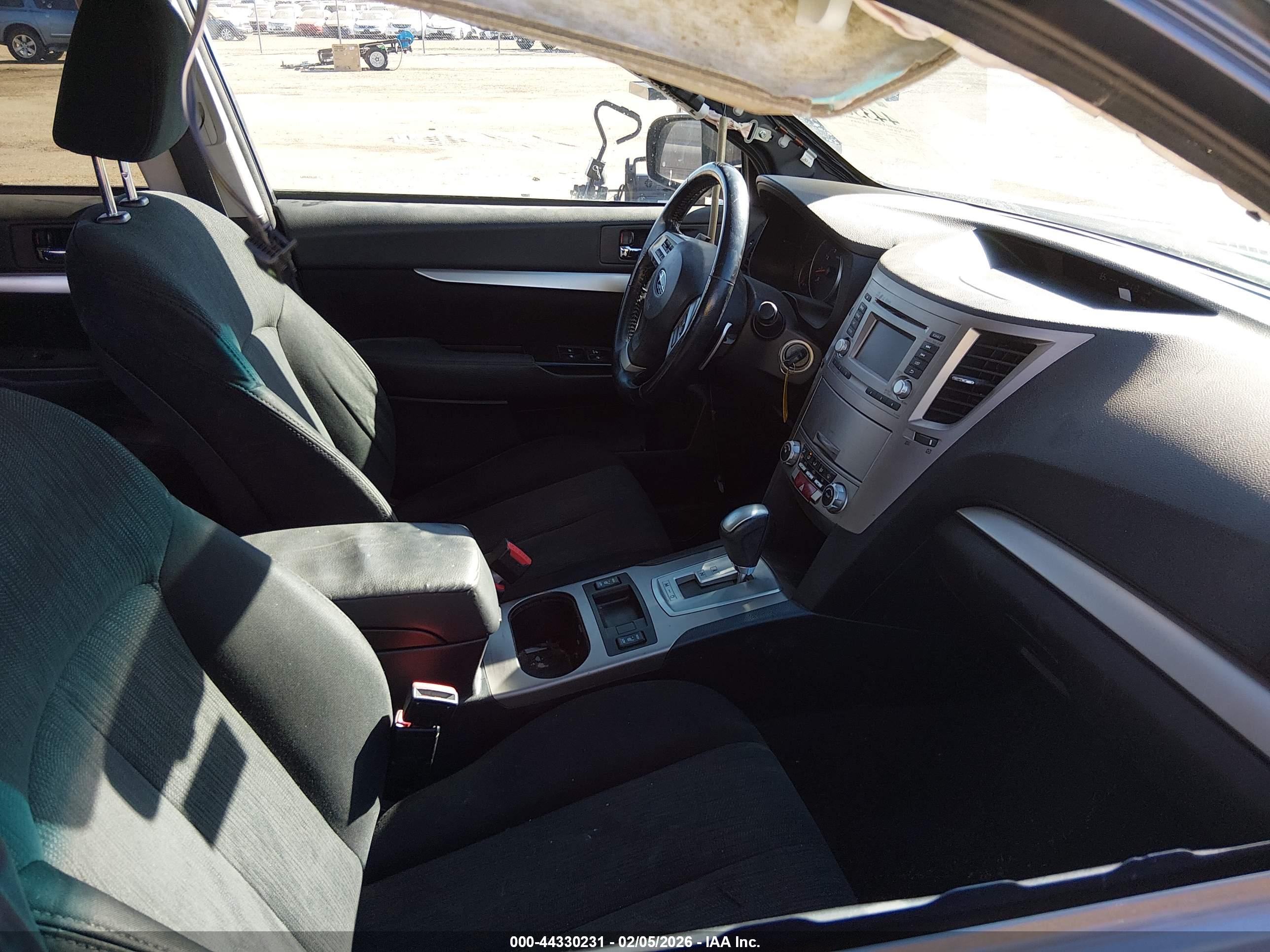 SUBARU OUTBACK image 5
