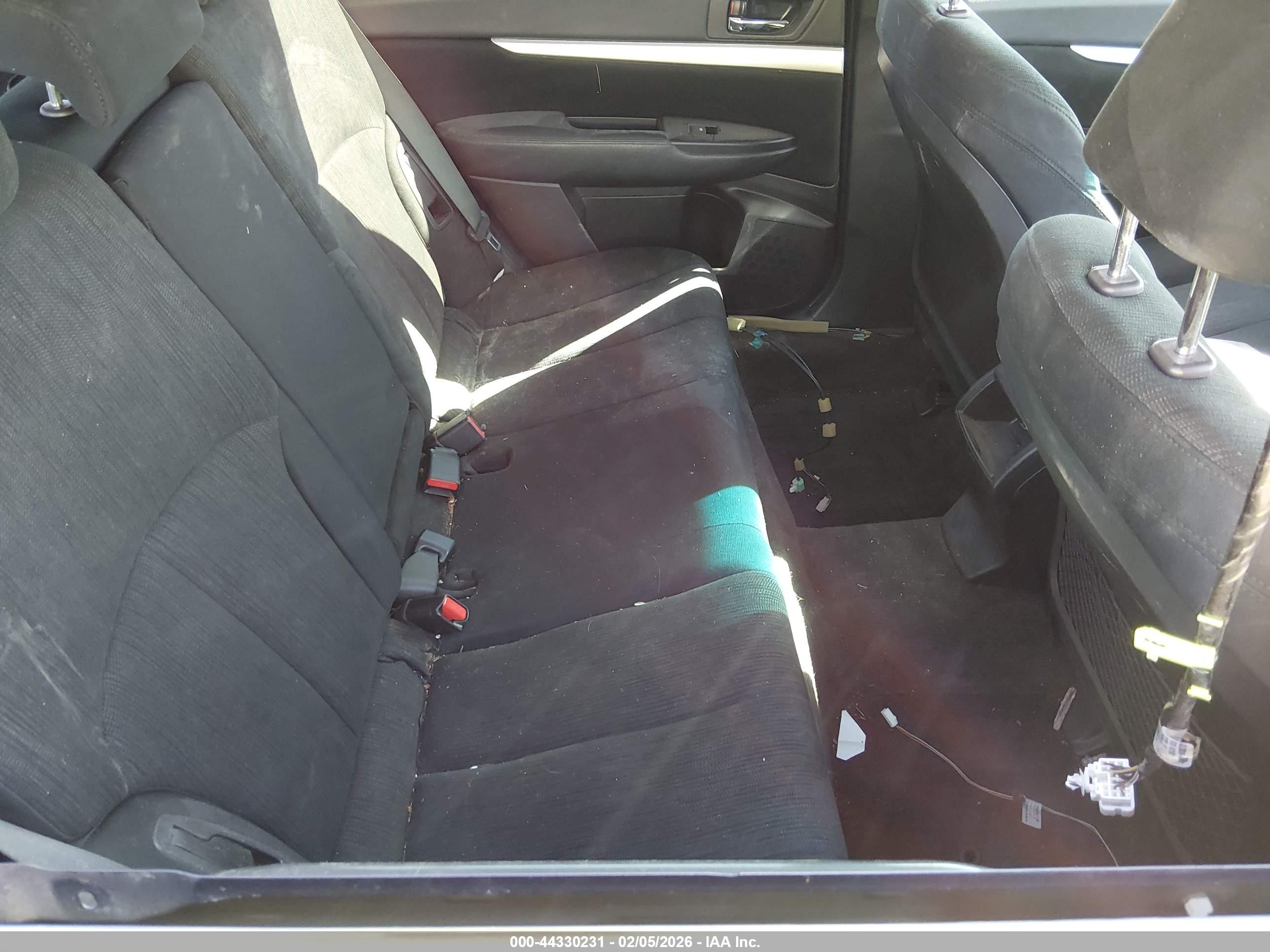 SUBARU OUTBACK image 8