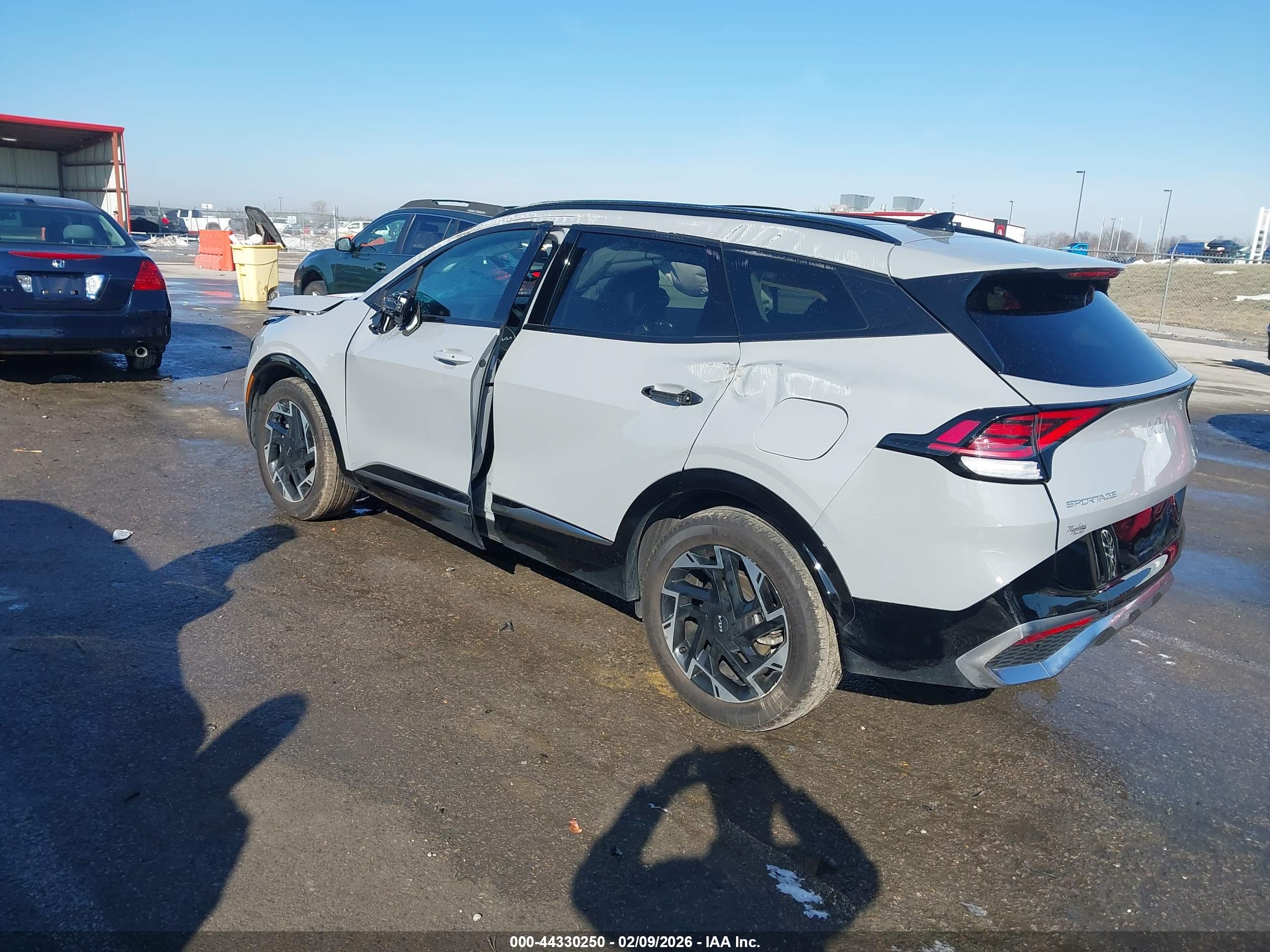 KIA SPORTAGE image 3