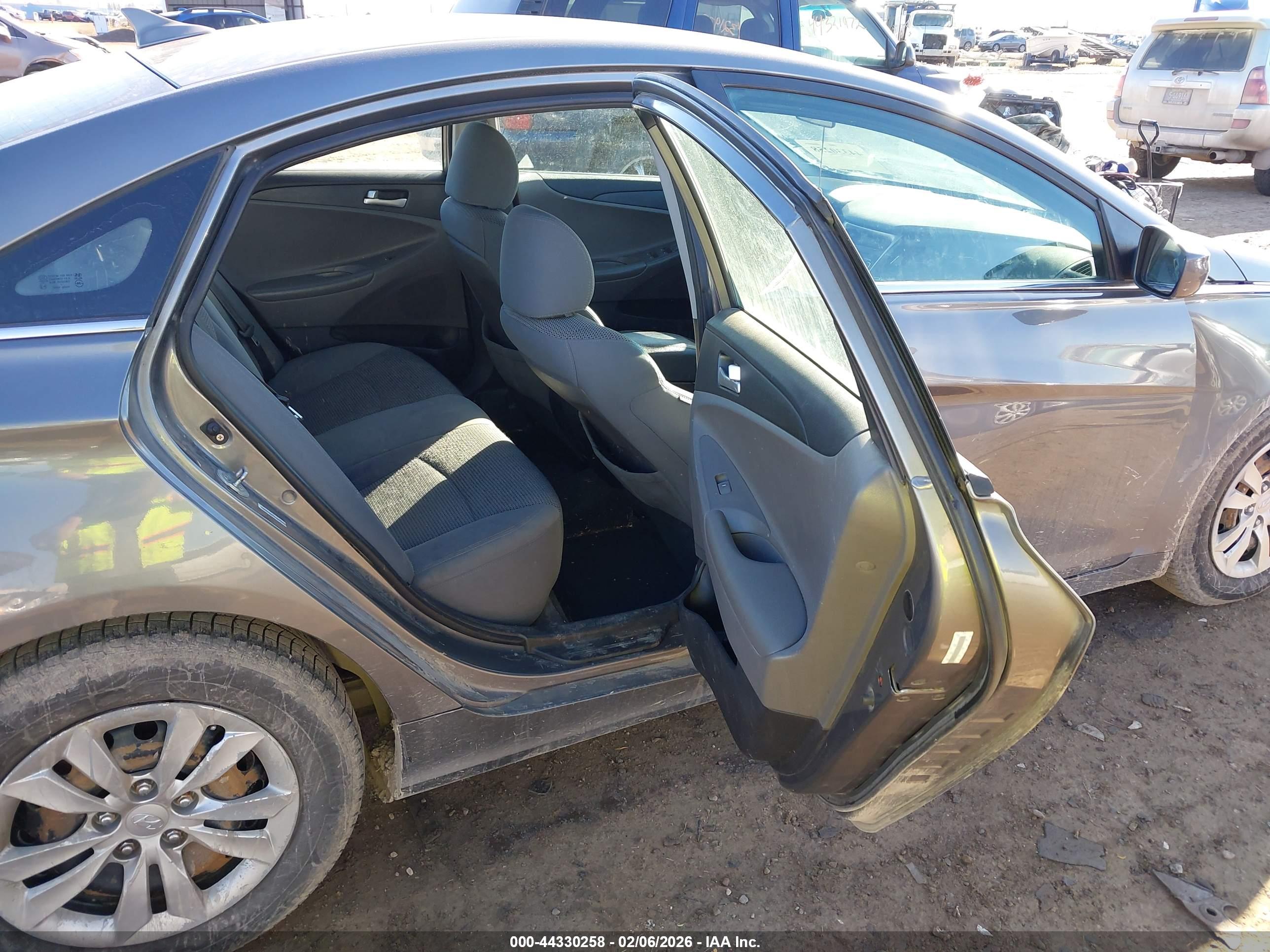 HYUNDAI SONATA image 8