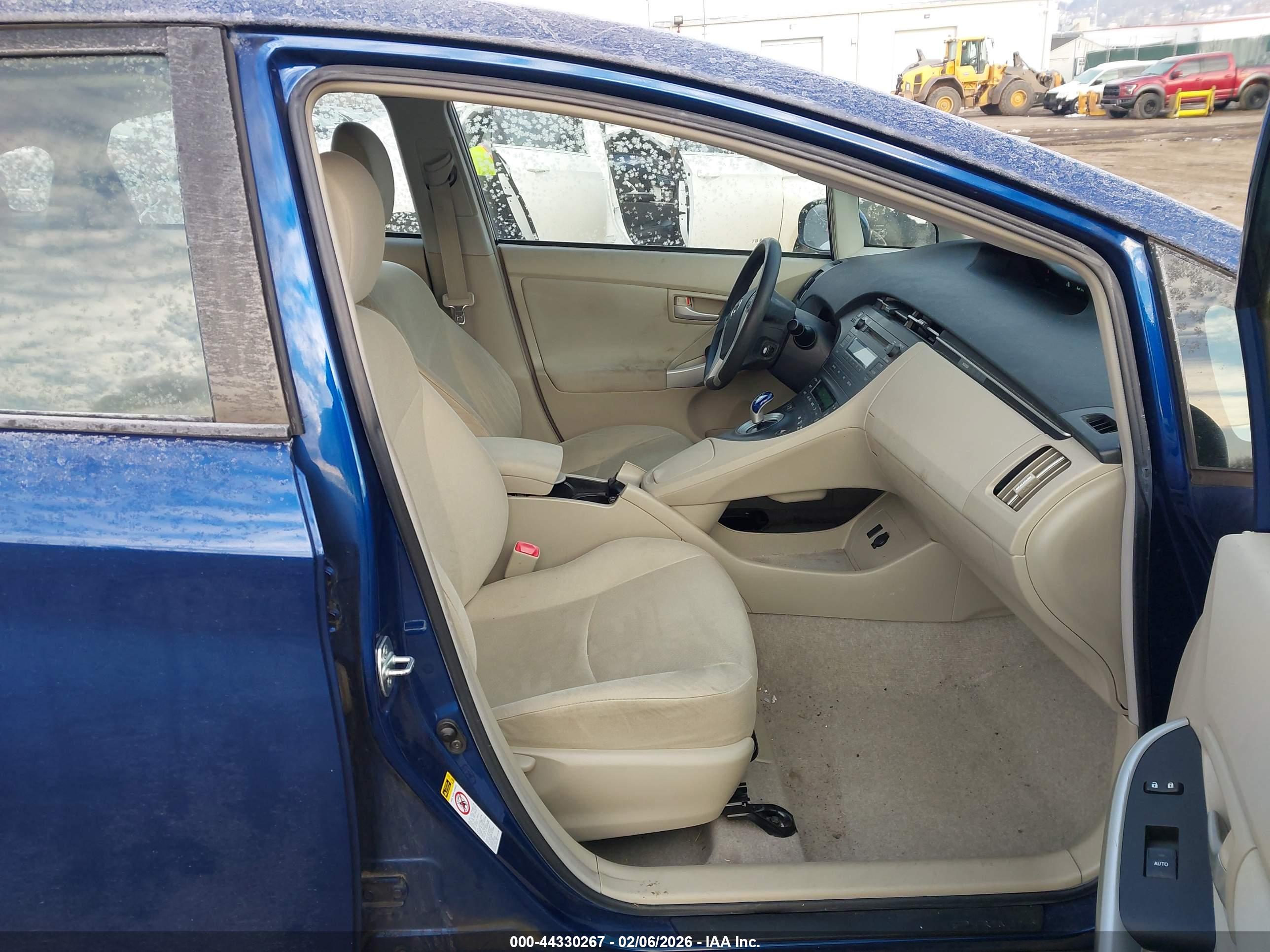 TOYOTA PRIUS image 5