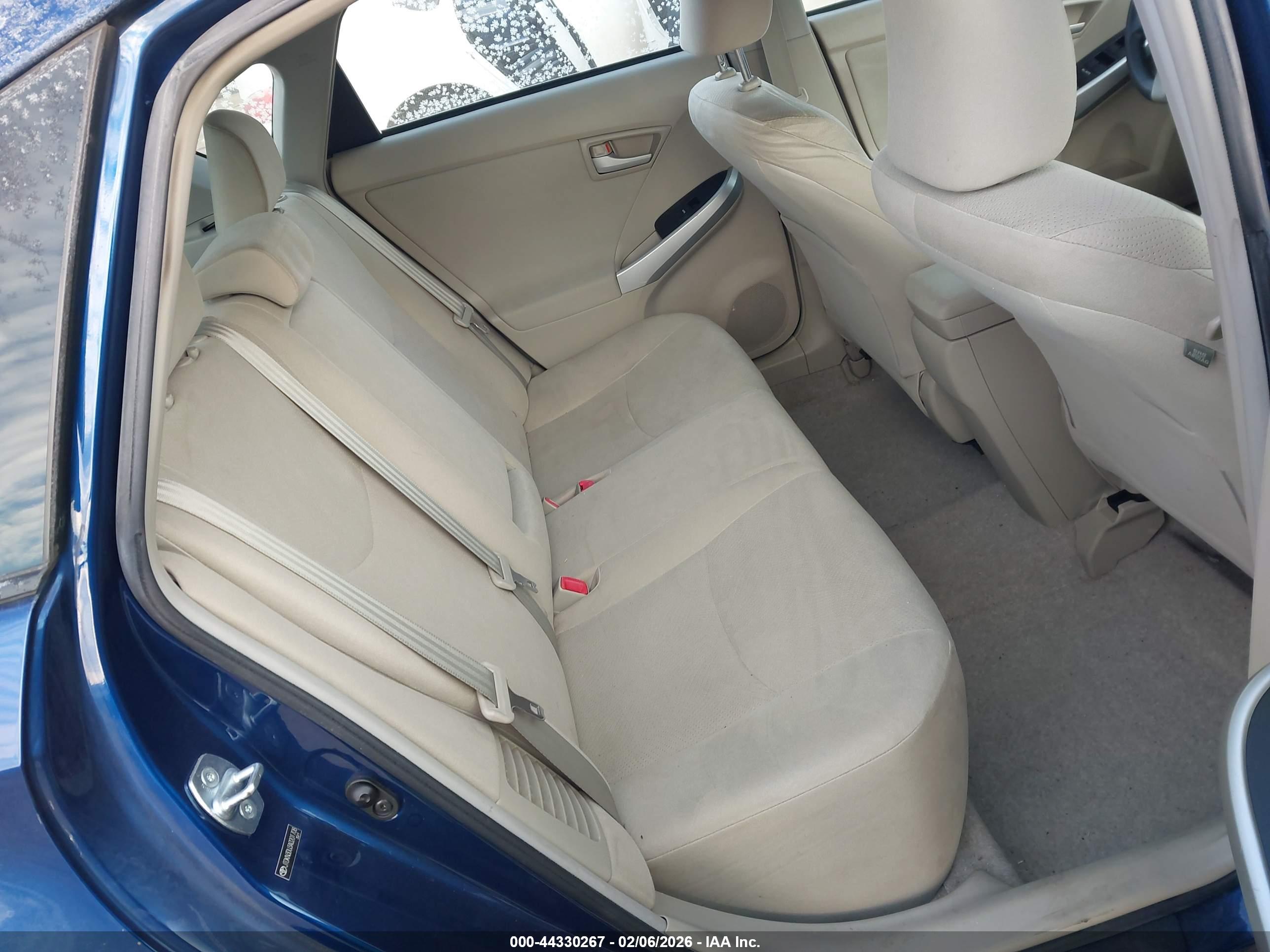 TOYOTA PRIUS image 8