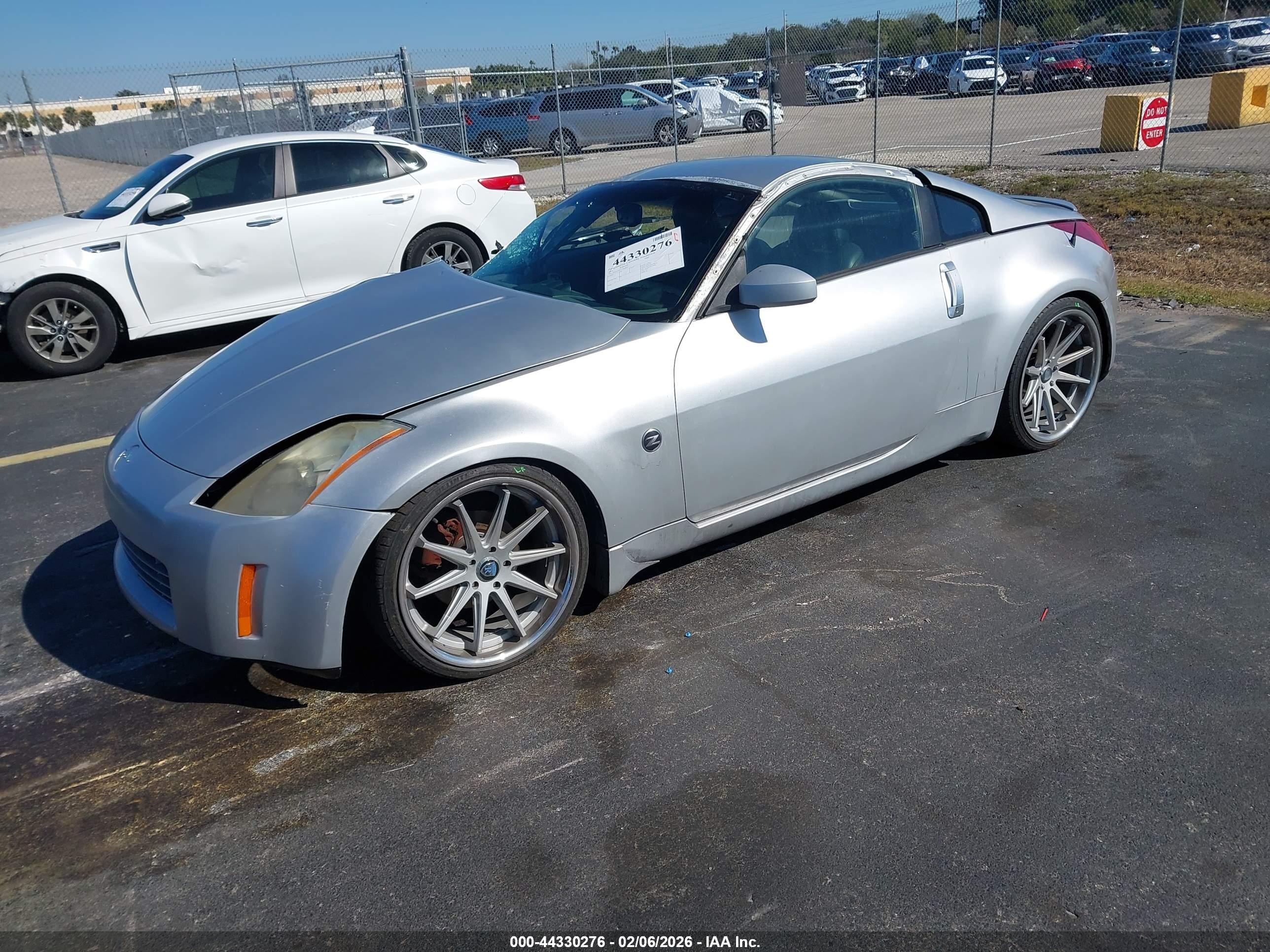 NISSAN 350Z image 2