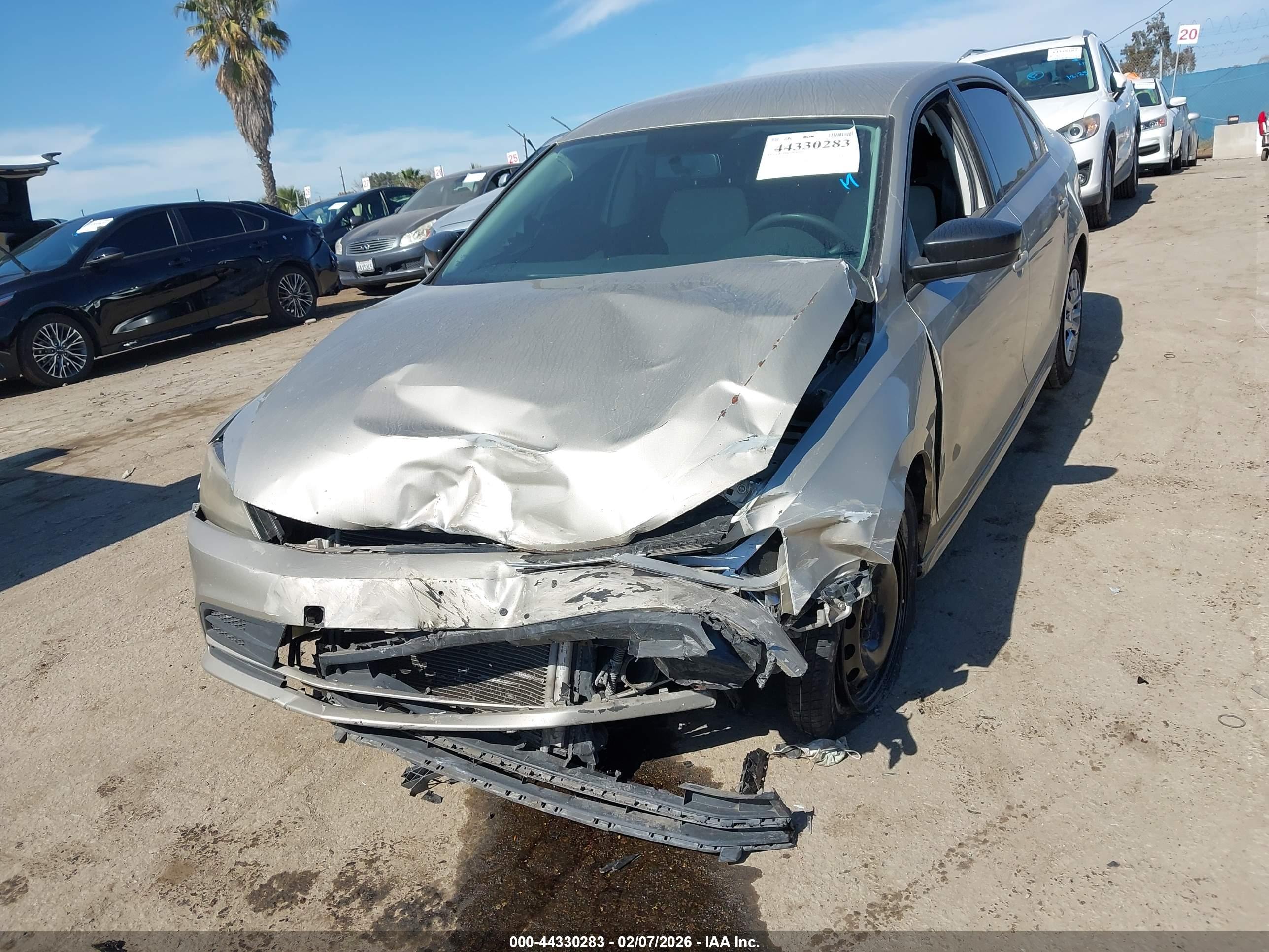 VOLKSWAGEN JETTA image 6