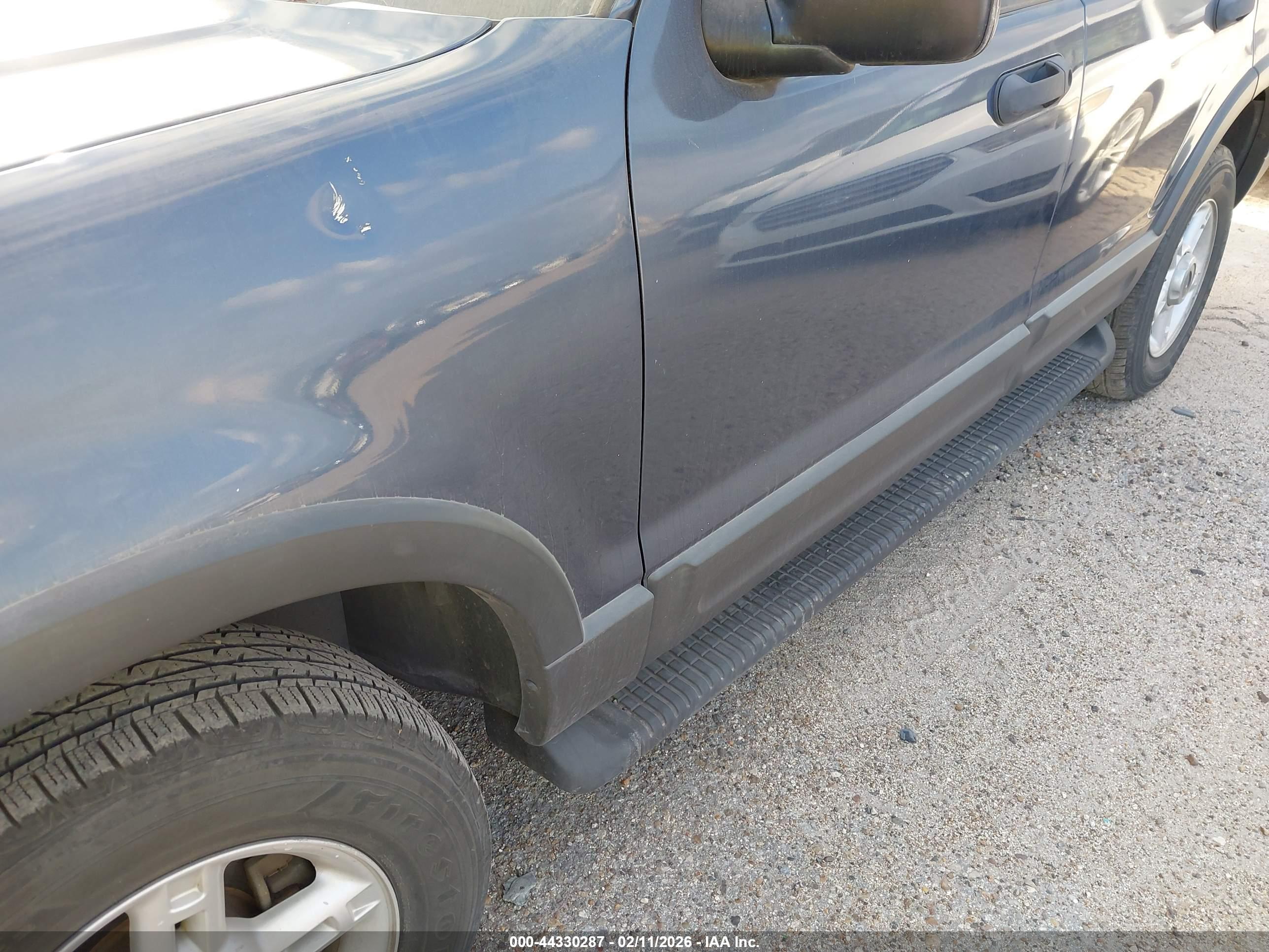 FORD EXPLORER image 6