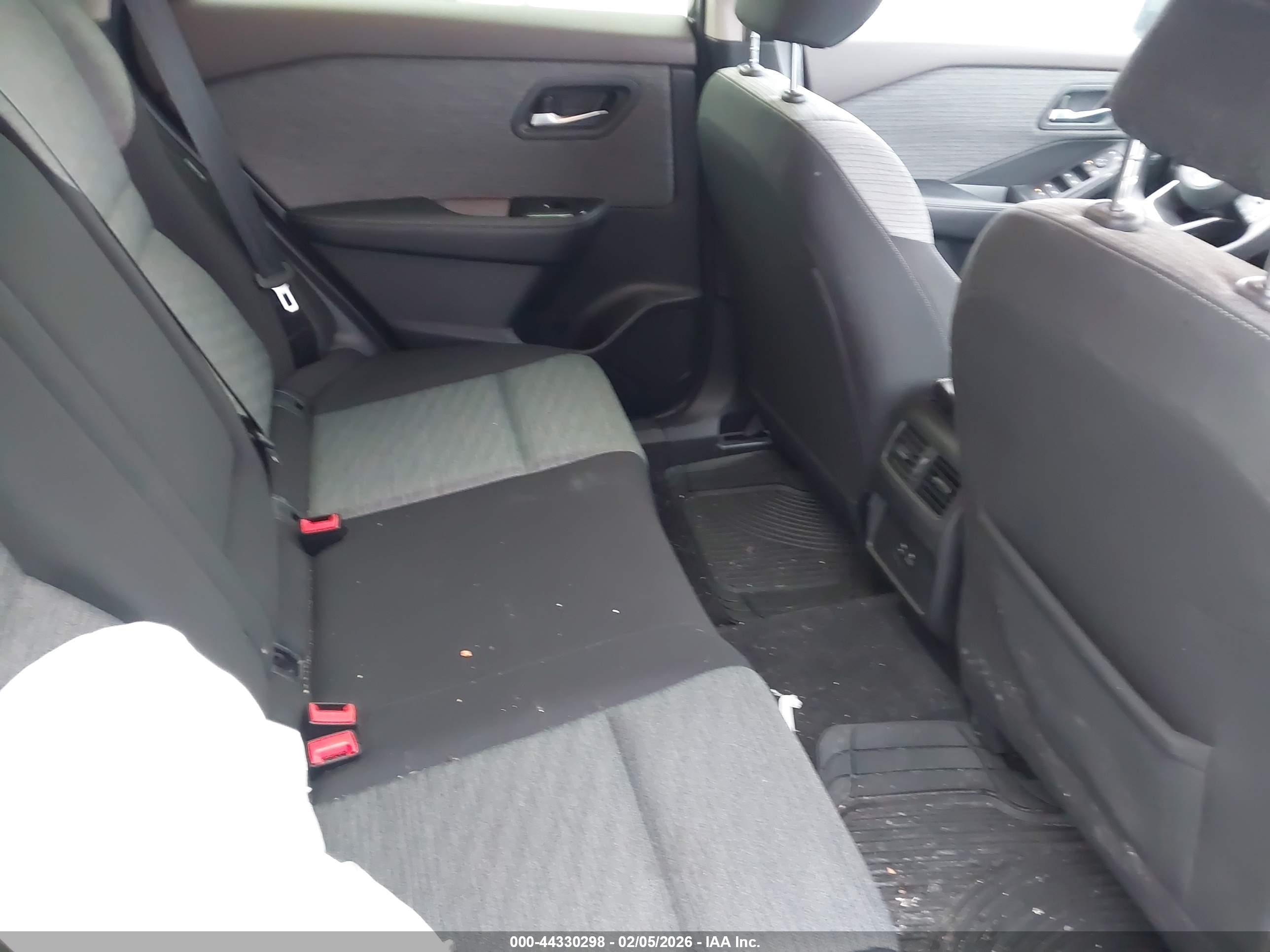 NISSAN ROGUE image 8