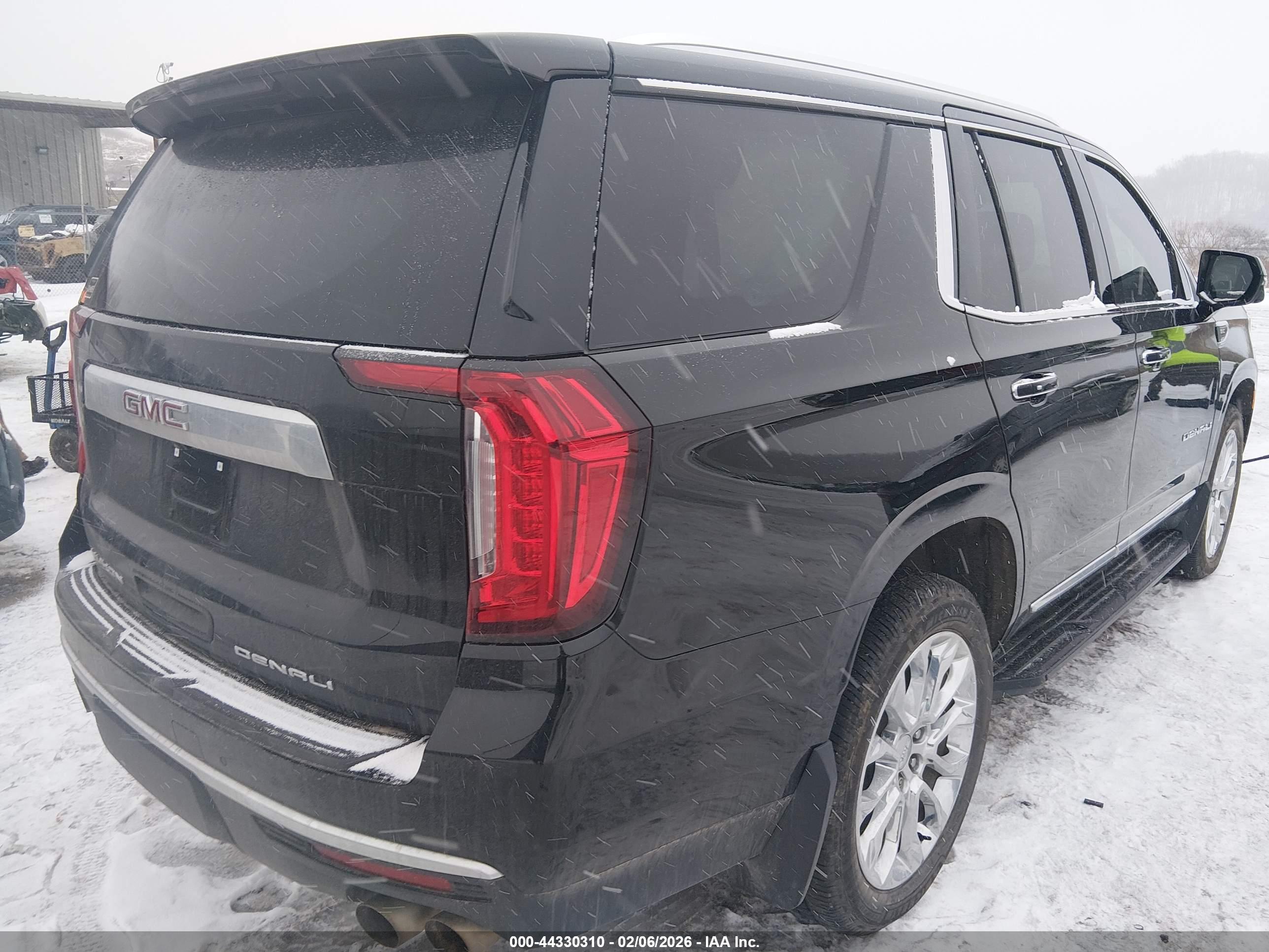 GMC YUKON image 4