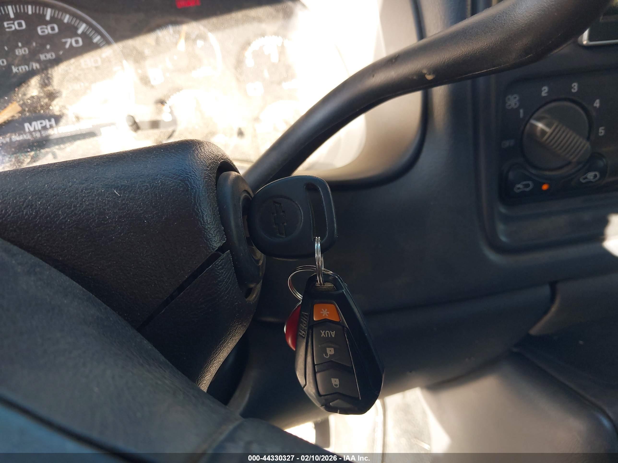 CHEVROLET SILVERADO image 11