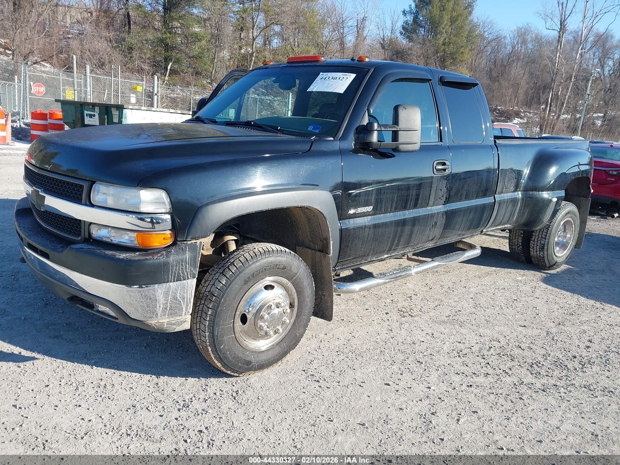 CHEVROLET SILVERADO image 2
