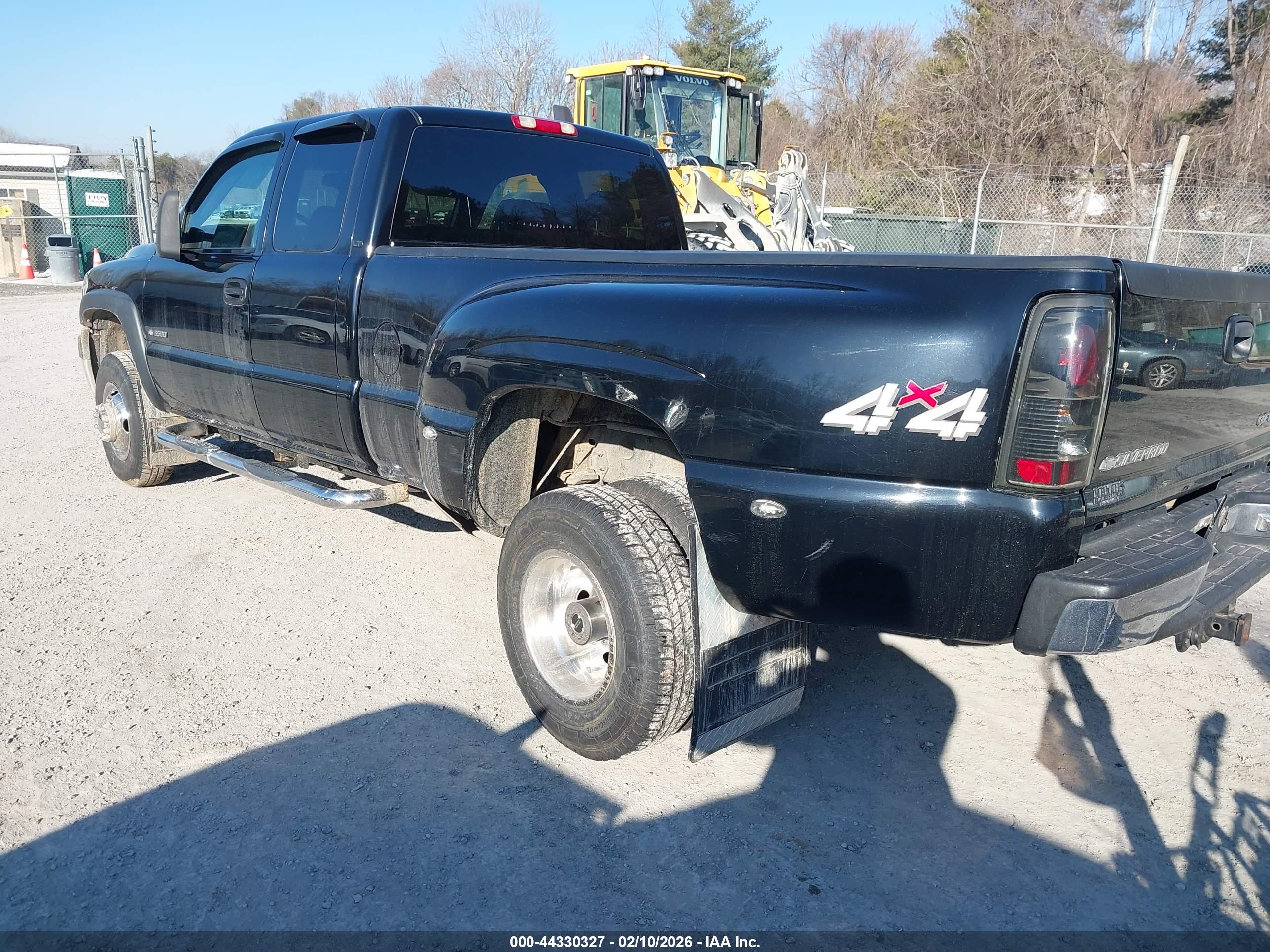 CHEVROLET SILVERADO image 3