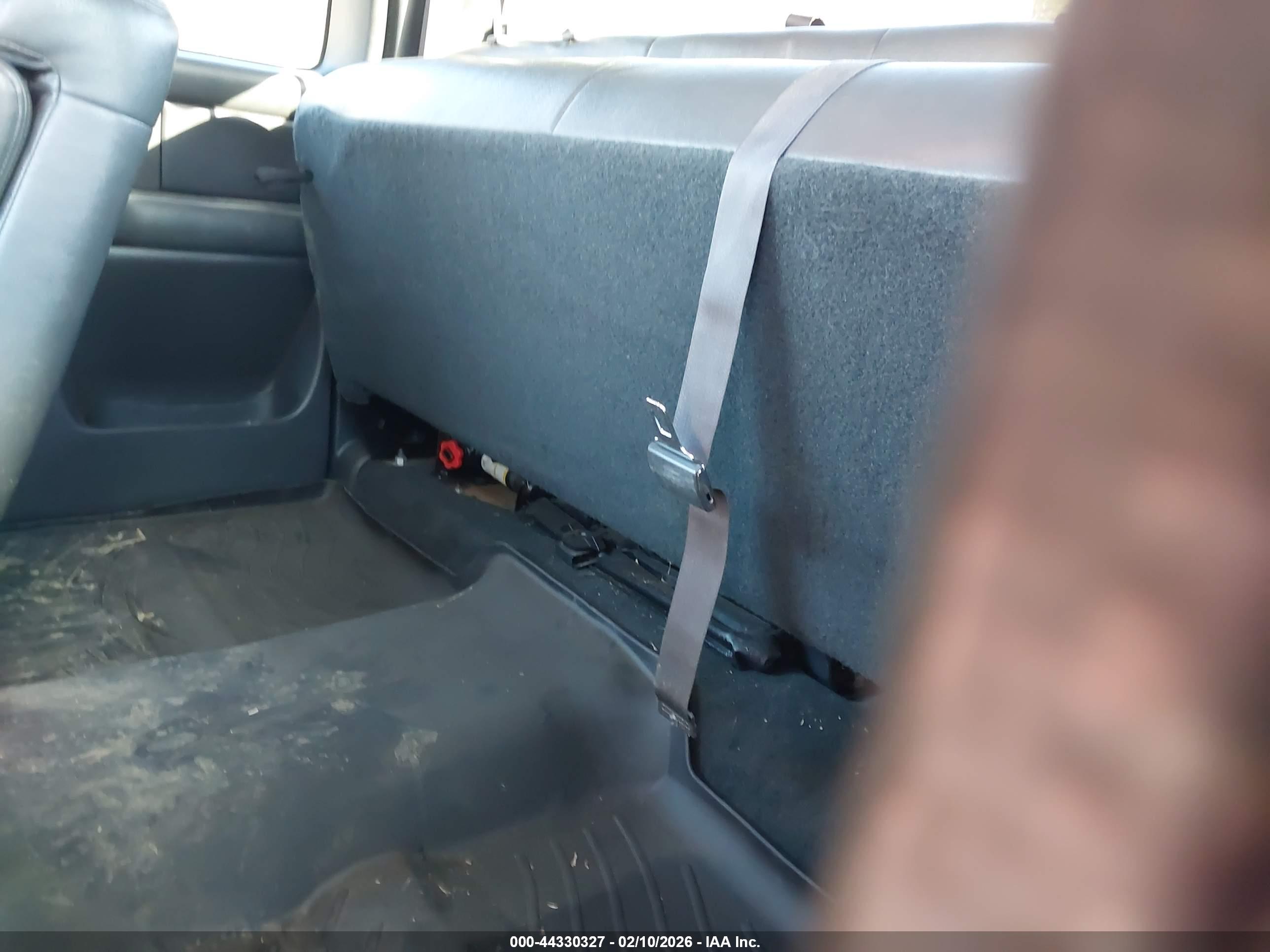 CHEVROLET SILVERADO image 7