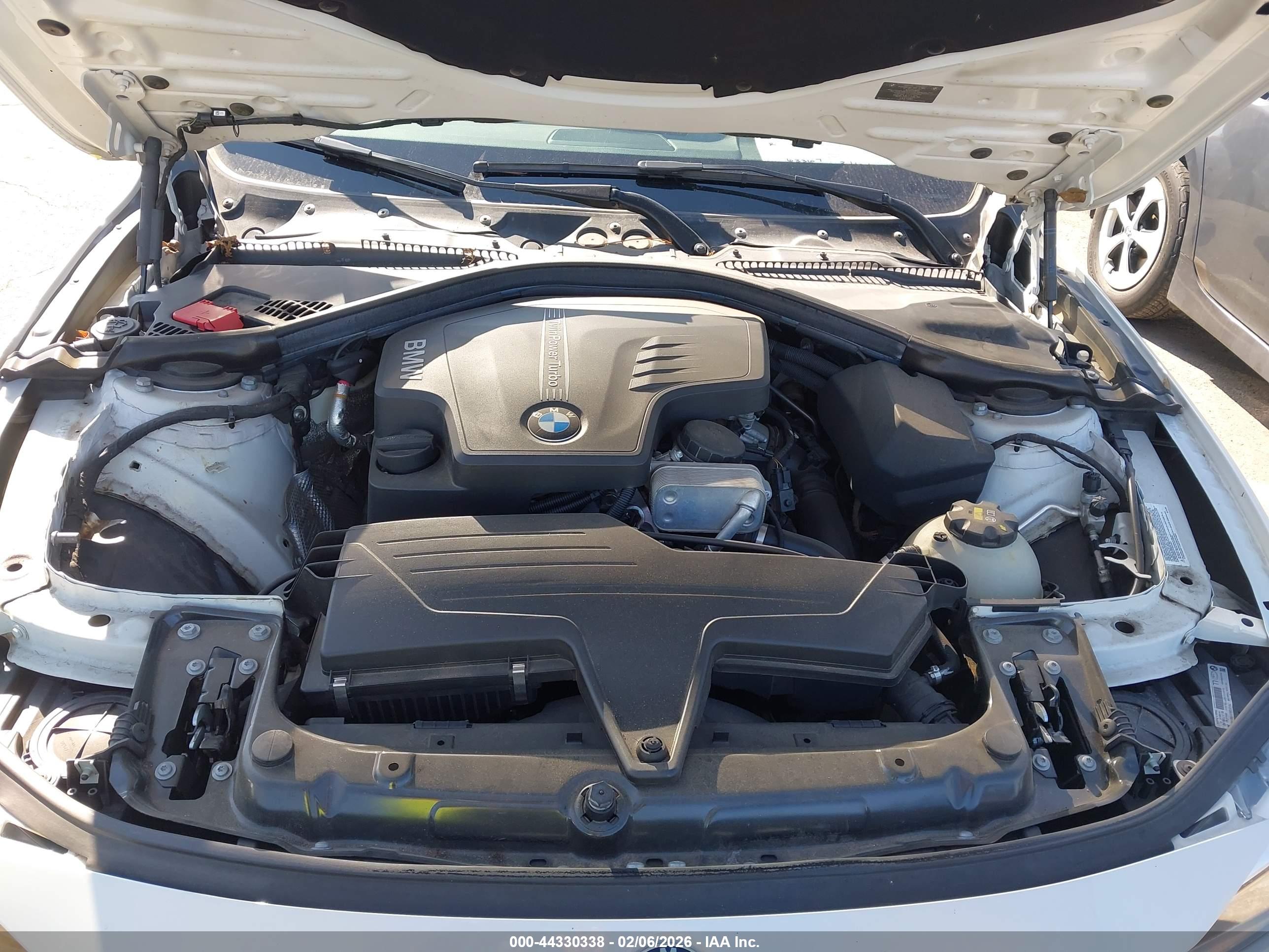 BMW 320I image 10