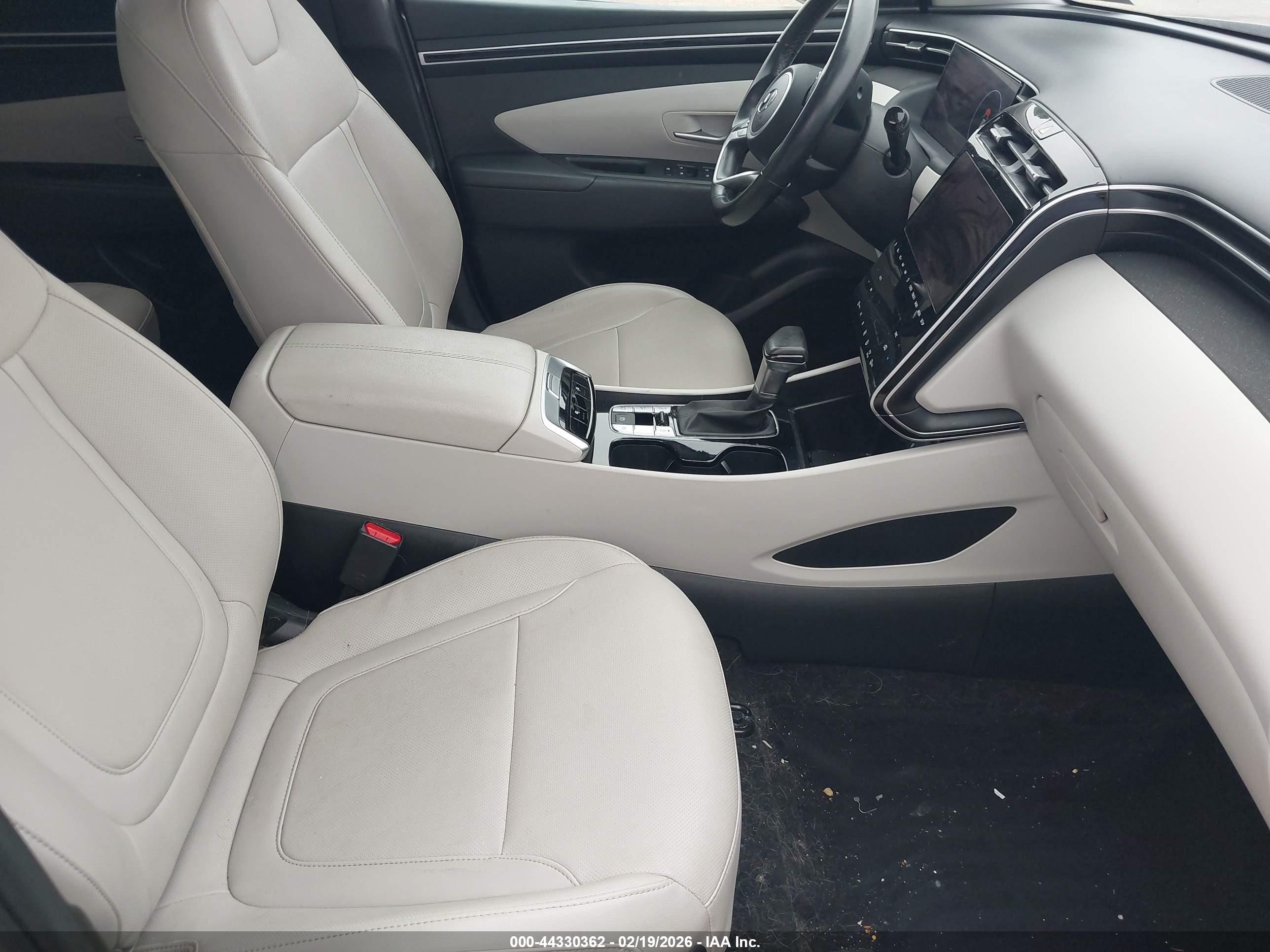 HYUNDAI TUCSON image 5