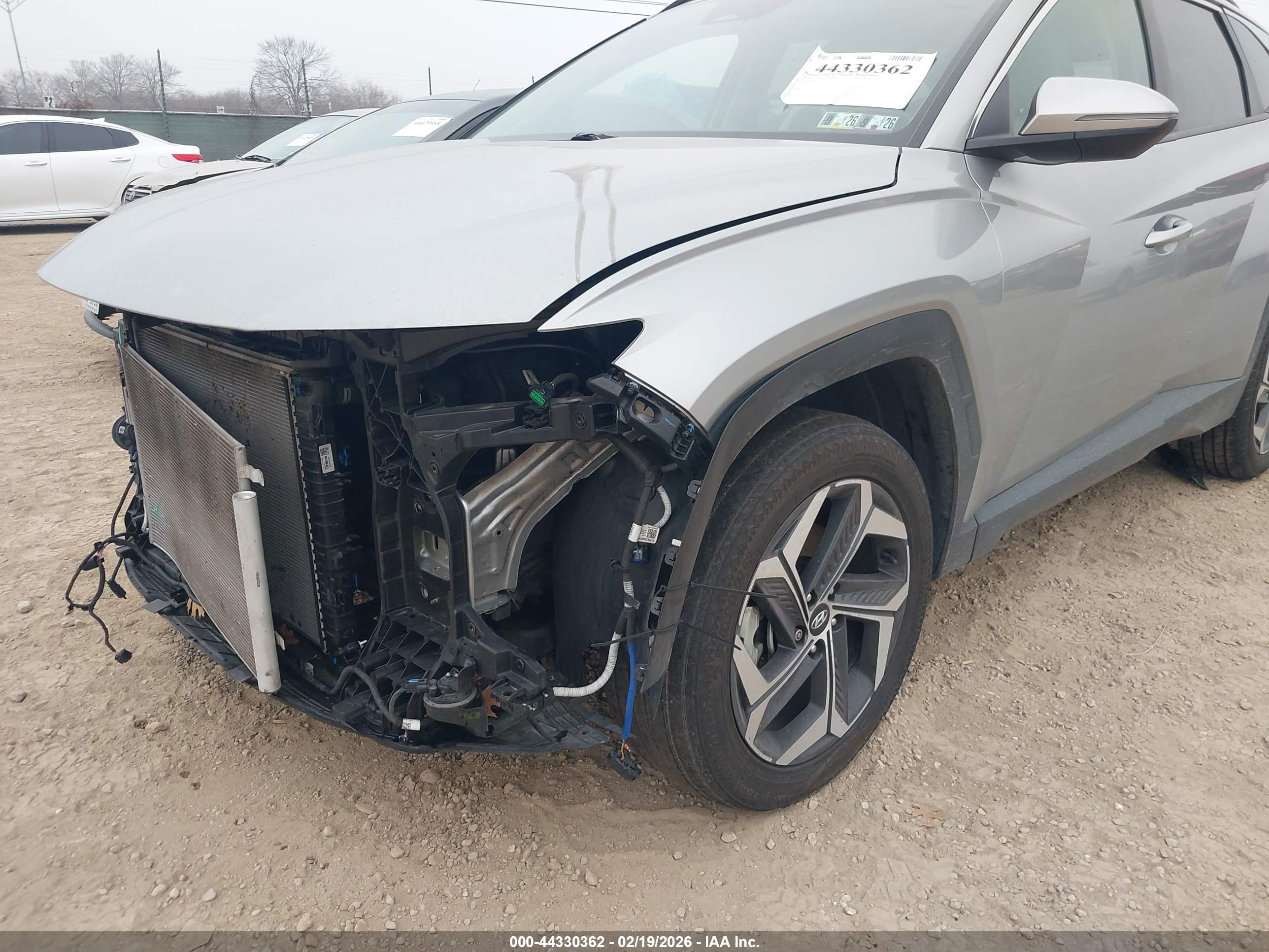 HYUNDAI TUCSON image 6